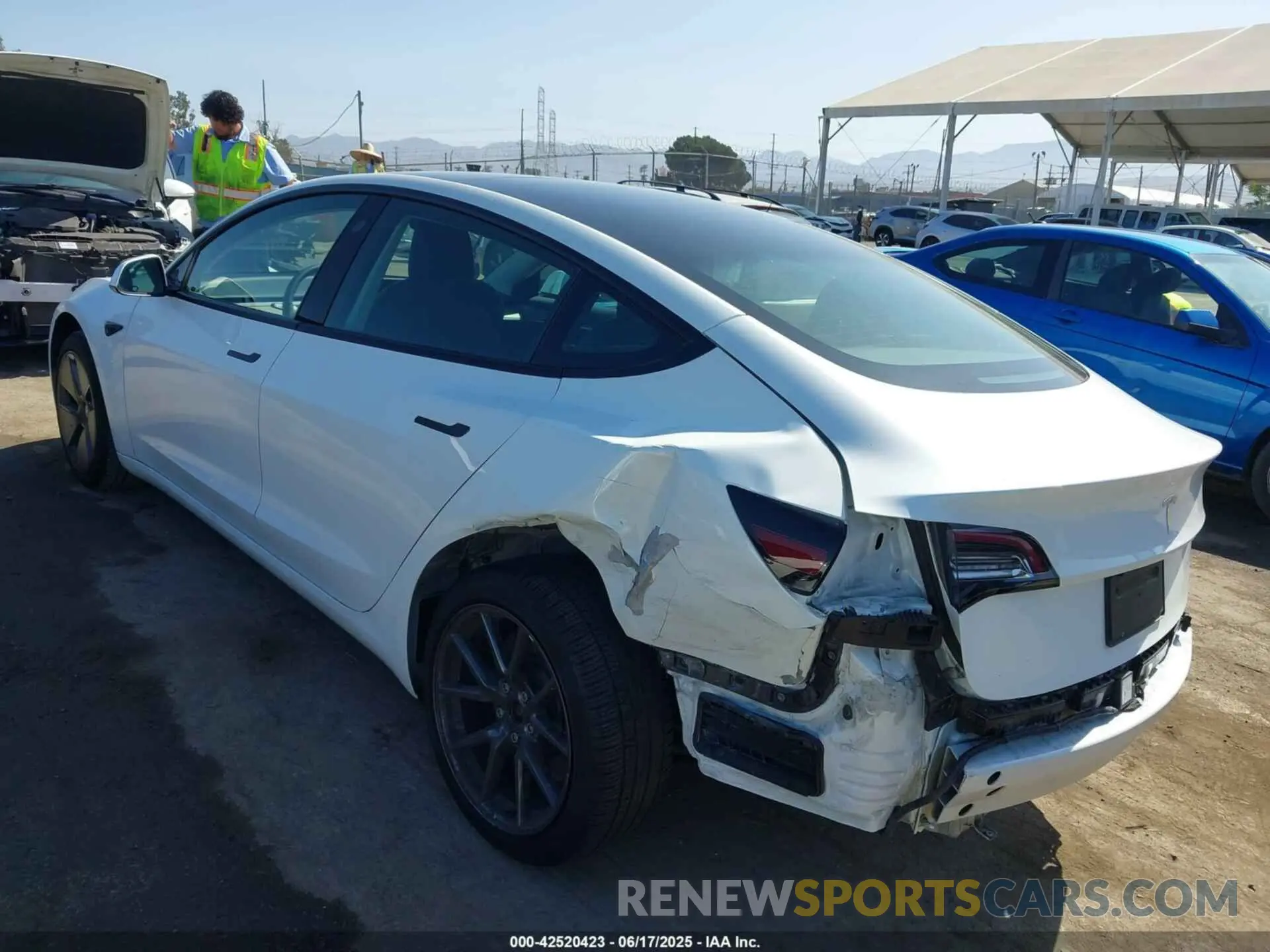 3 Фотография поврежденного автомобиля 5YJ3E1EA5PF401237 TESLA MODEL 3 2023