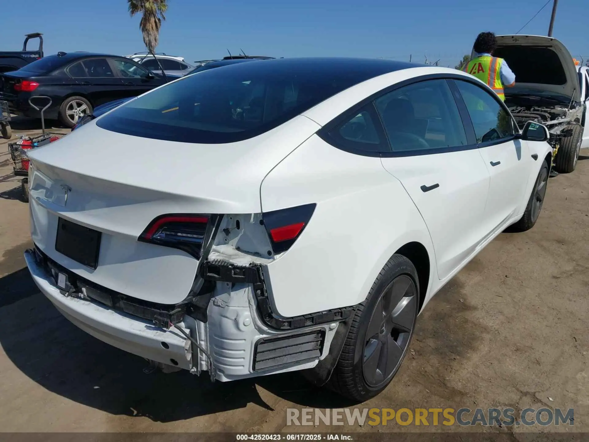 4 Фотография поврежденного автомобиля 5YJ3E1EA5PF401237 TESLA MODEL 3 2023