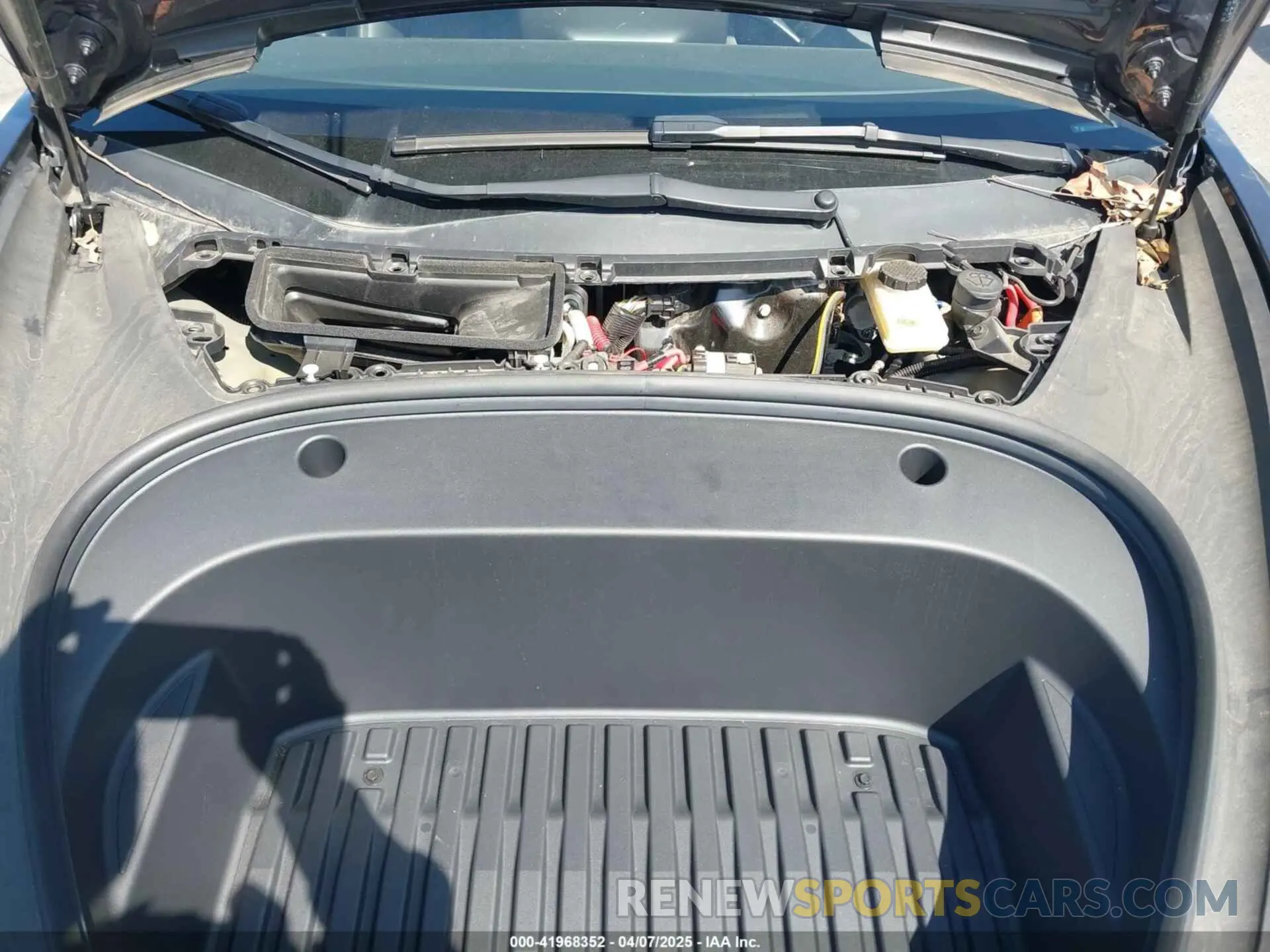 10 Photograph of a damaged car 5YJ3E1EA5PF401299 TESLA MODEL 3 2023