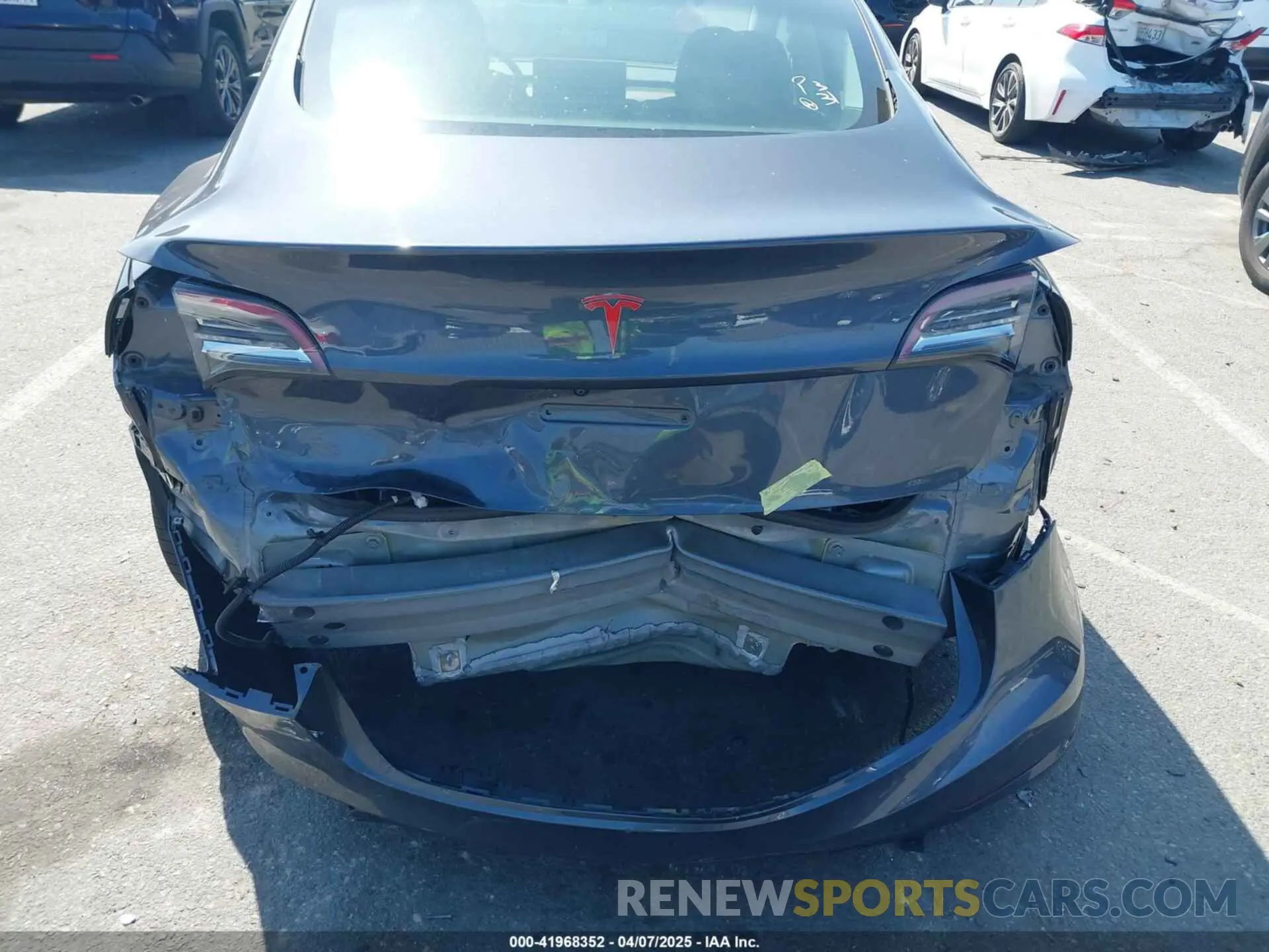 6 Photograph of a damaged car 5YJ3E1EA5PF401299 TESLA MODEL 3 2023