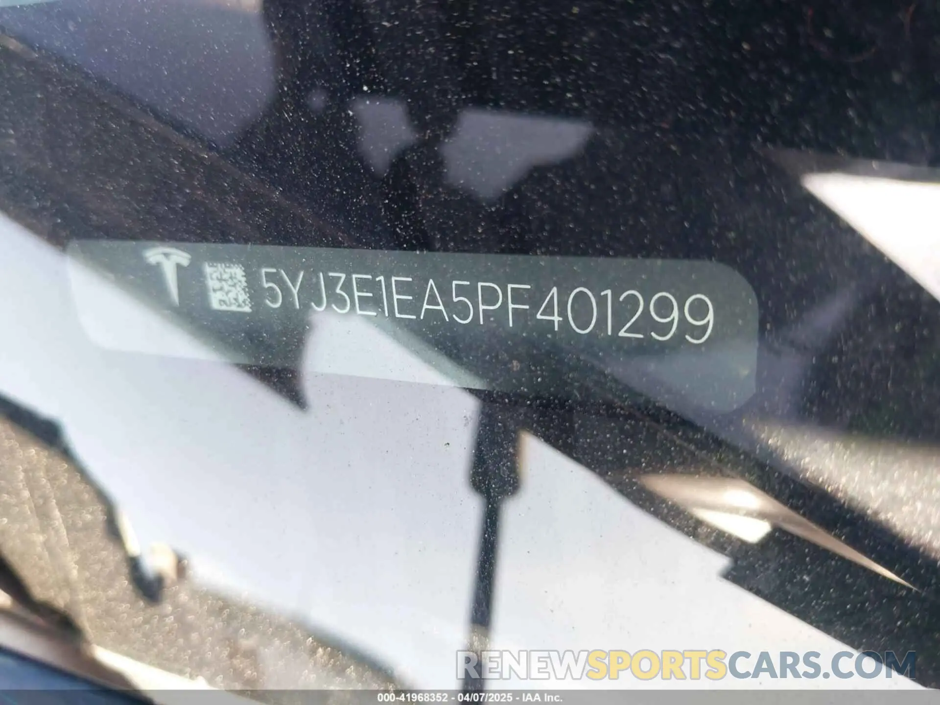 9 Photograph of a damaged car 5YJ3E1EA5PF401299 TESLA MODEL 3 2023