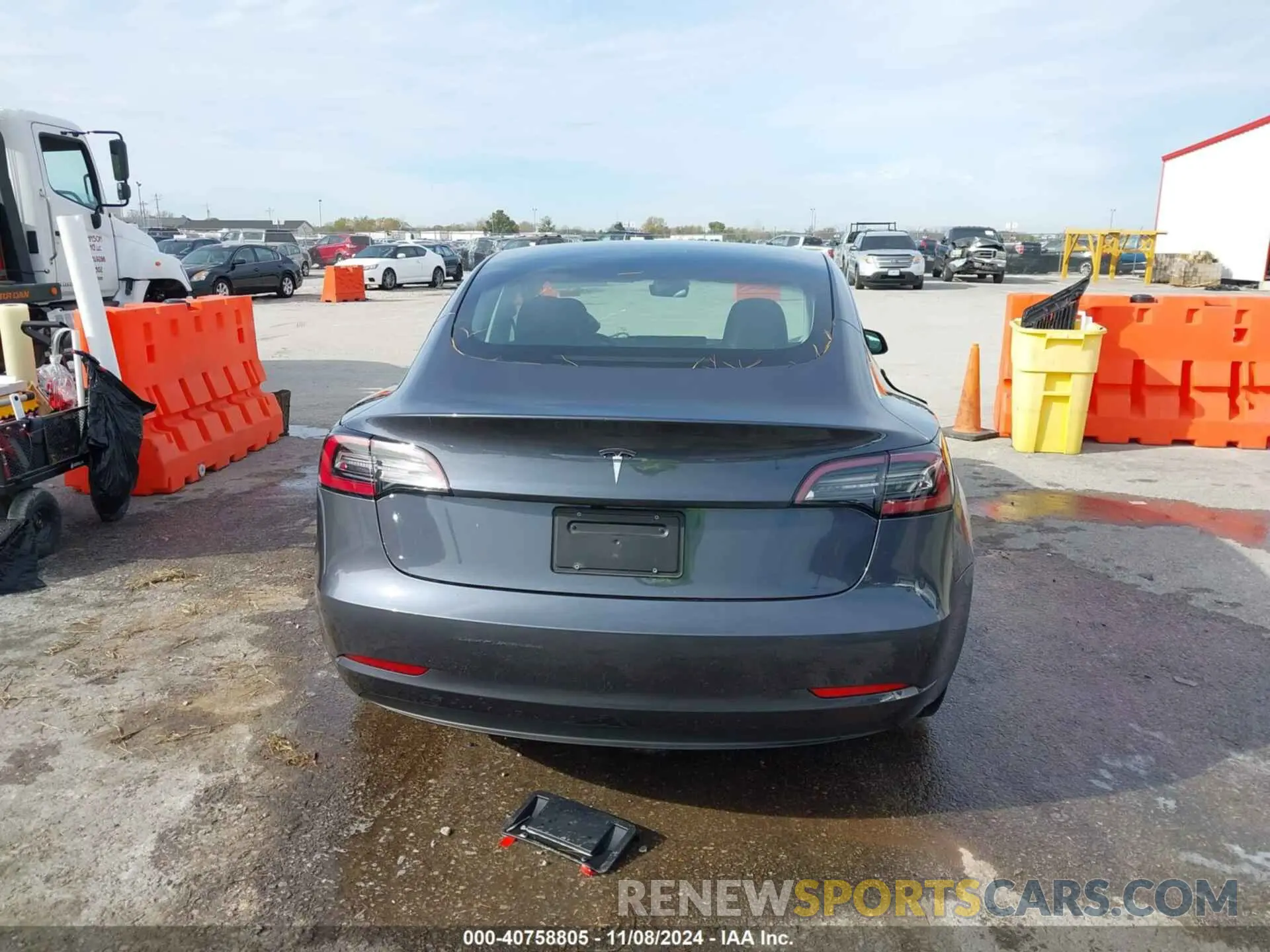 16 Photograph of a damaged car 5YJ3E1EA5PF407992 TESLA MODEL 3 2023