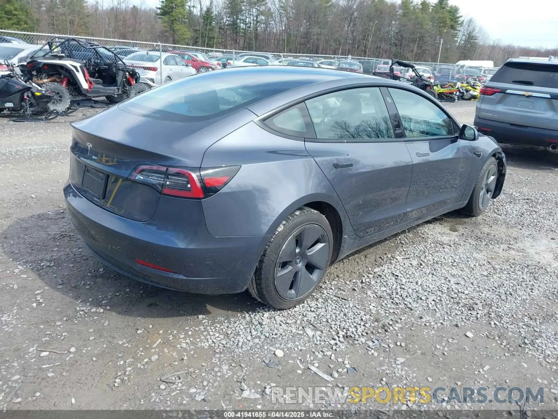 4 Фотография поврежденного автомобиля 5YJ3E1EA5PF451085 TESLA MODEL 3 2023