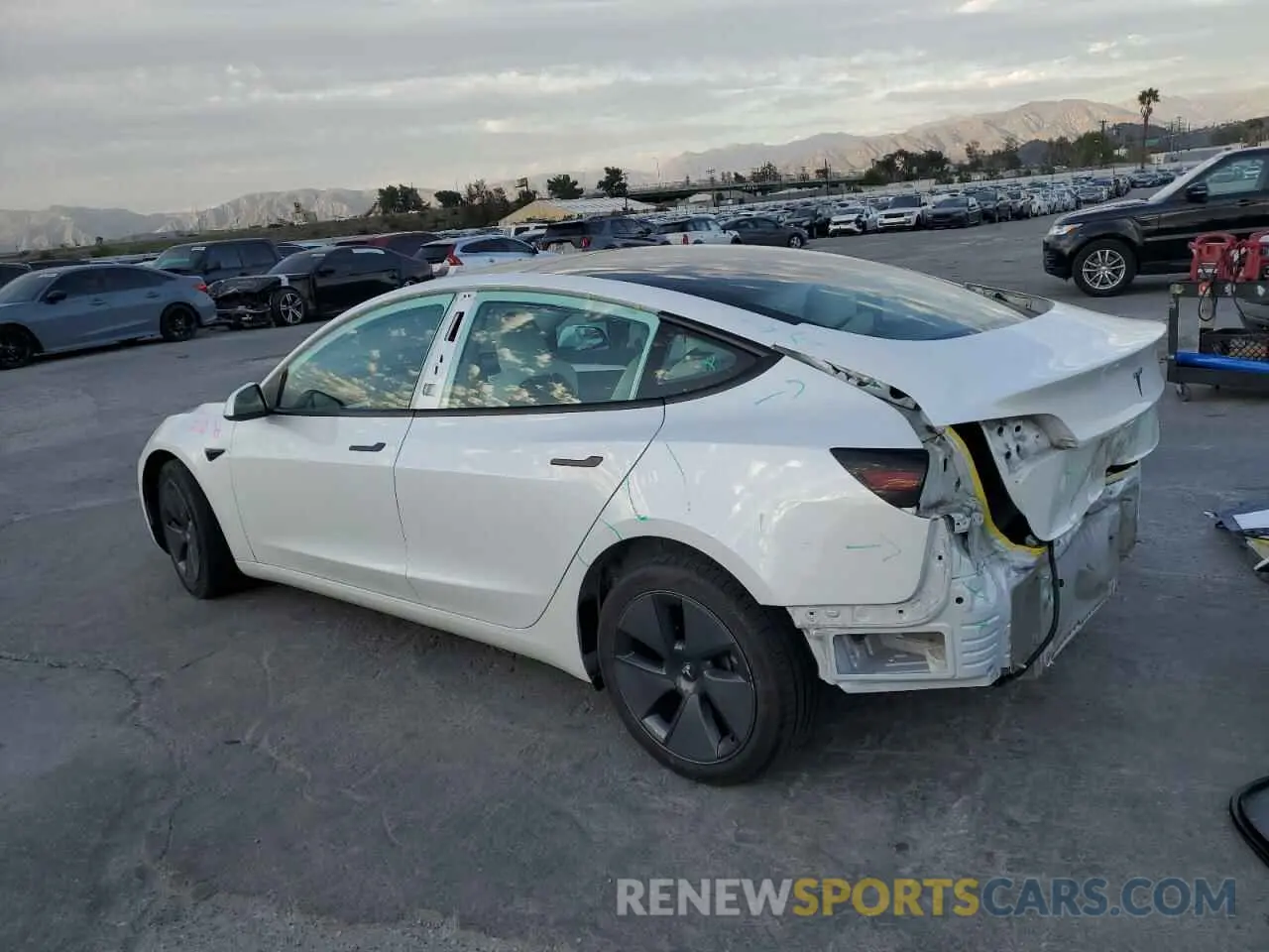 2 Фотография поврежденного автомобиля 5YJ3E1EA5PF488900 TESLA MODEL 3 2023