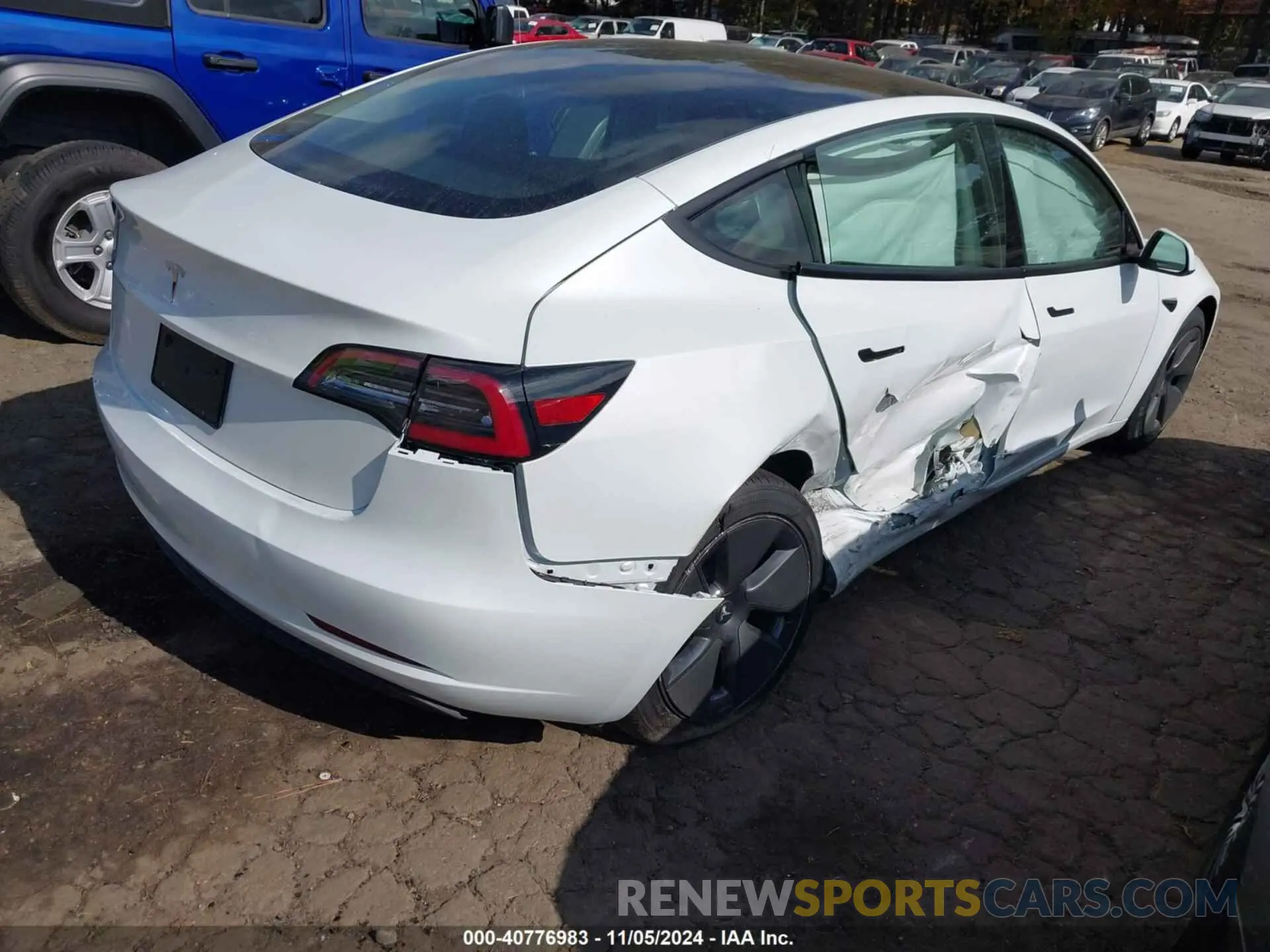 4 Фотография поврежденного автомобиля 5YJ3E1EA5PF546696 TESLA MODEL 3 2023