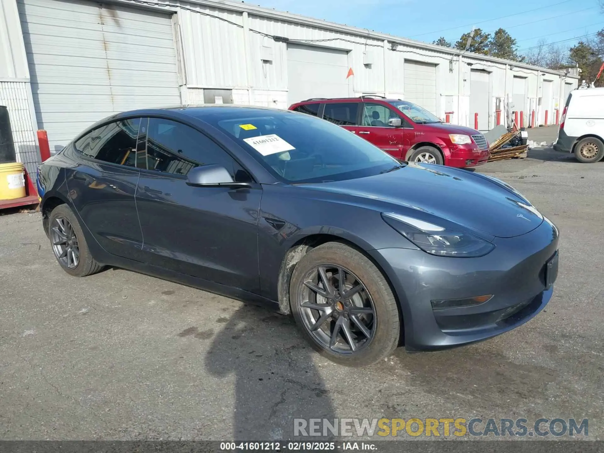 1 Photograph of a damaged car 5YJ3E1EA5PF546939 TESLA MODEL 3 2023