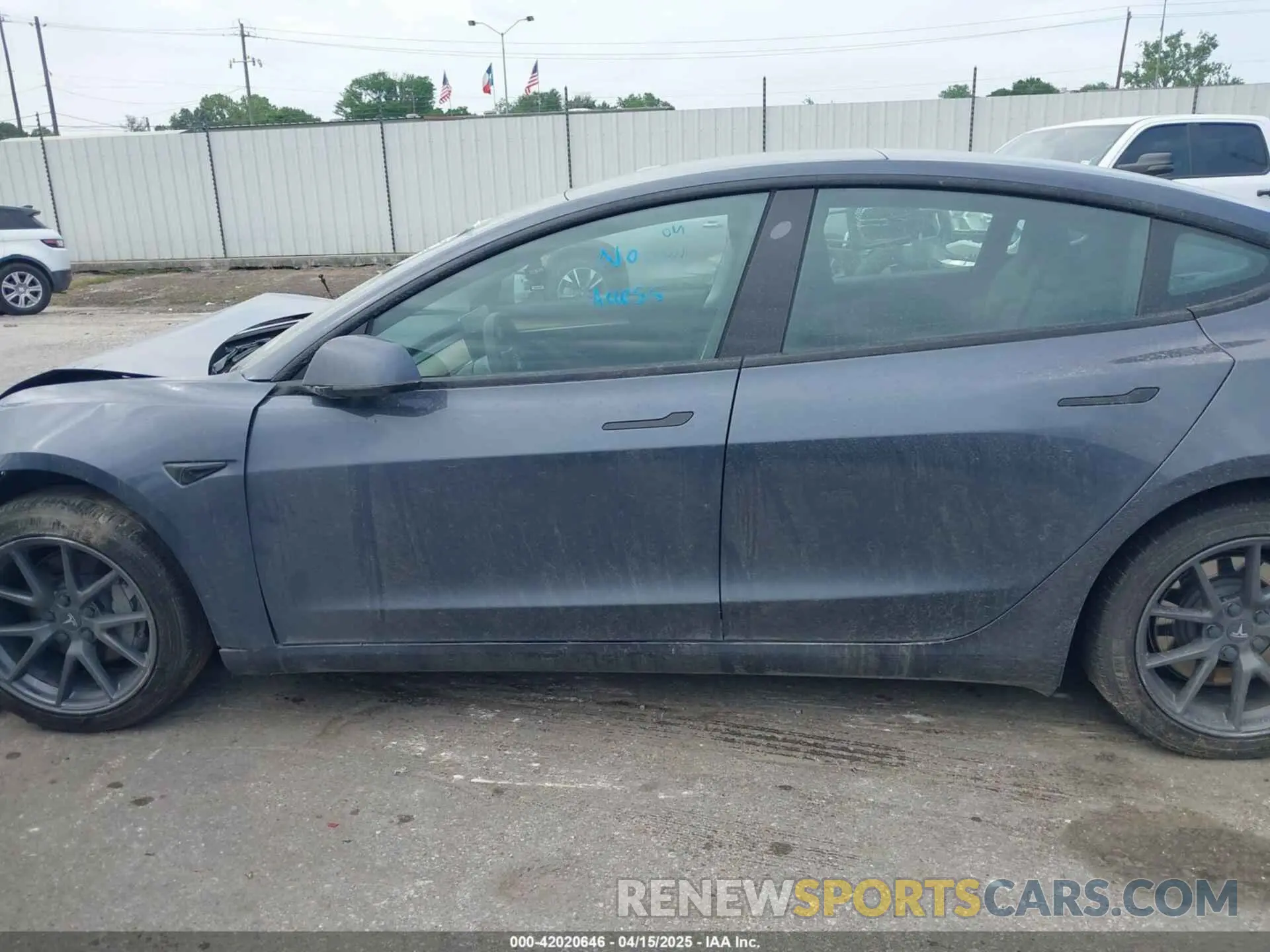 13 Photograph of a damaged car 5YJ3E1EA5PF552790 TESLA MODEL 3 2023