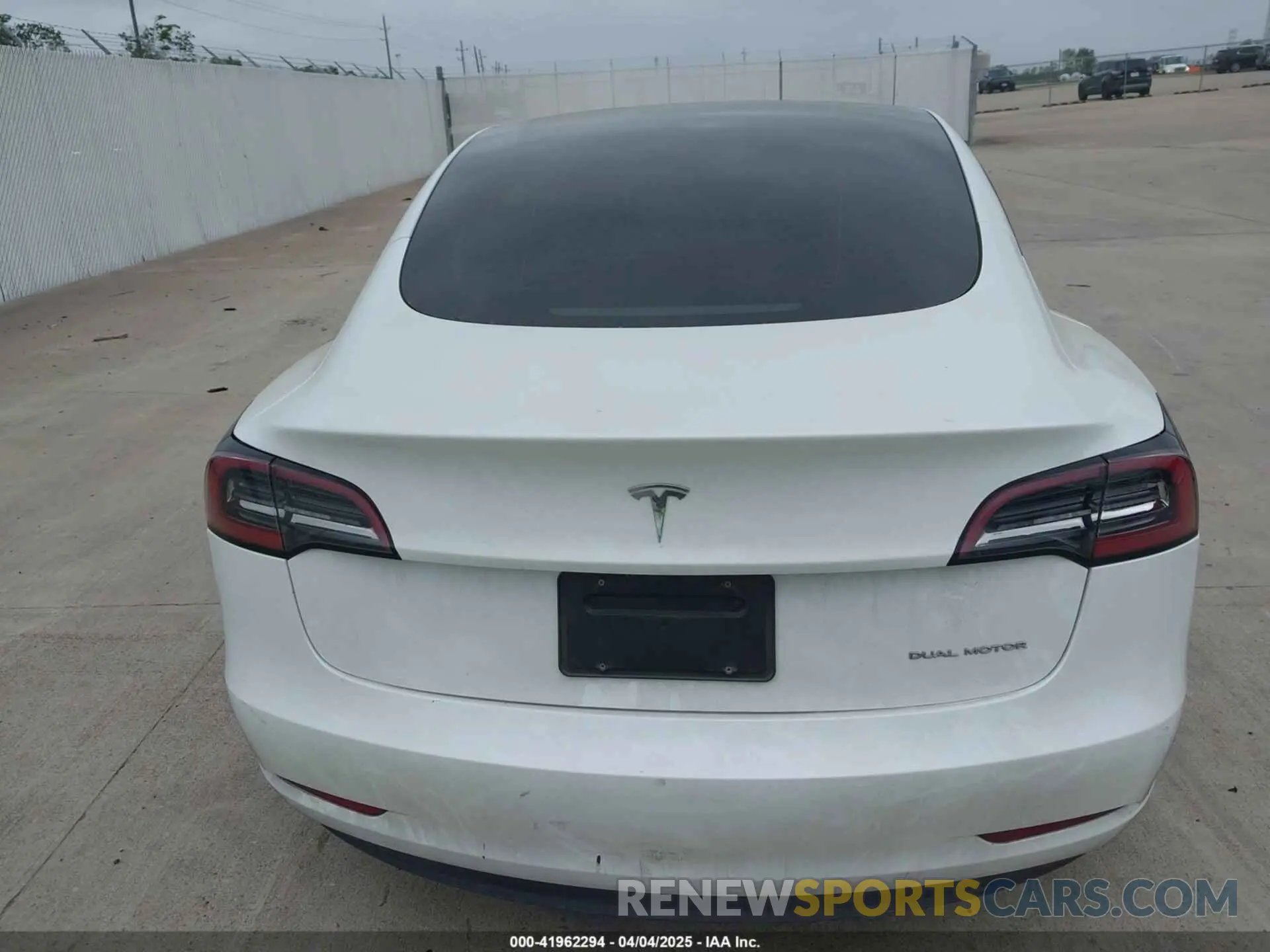 16 Photograph of a damaged car 5YJ3E1EA5PF556645 TESLA MODEL 3 2023