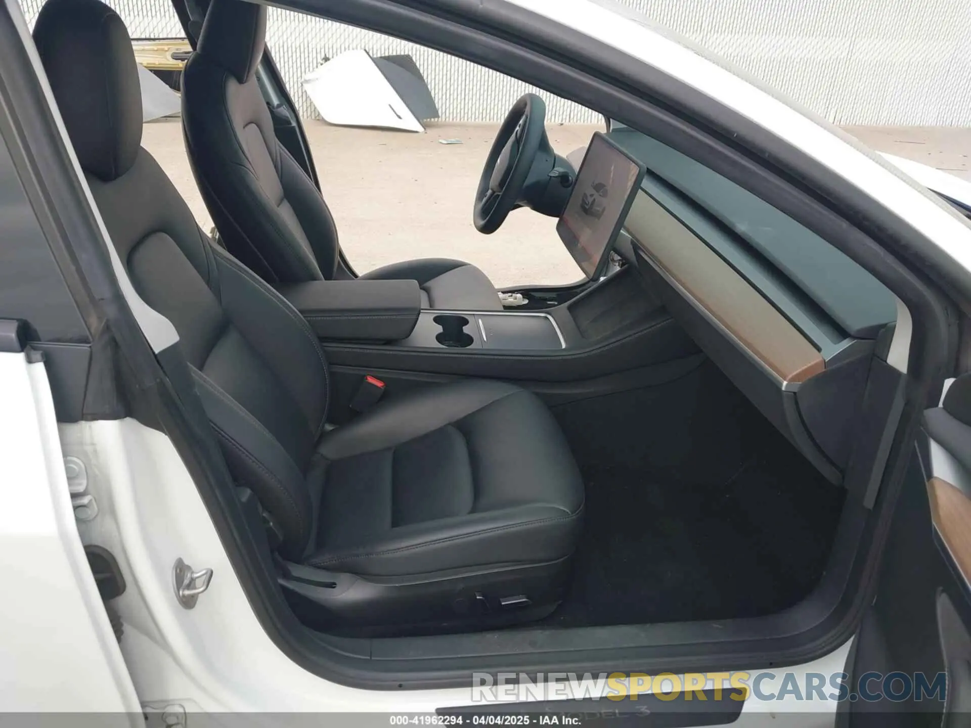 5 Photograph of a damaged car 5YJ3E1EA5PF556645 TESLA MODEL 3 2023