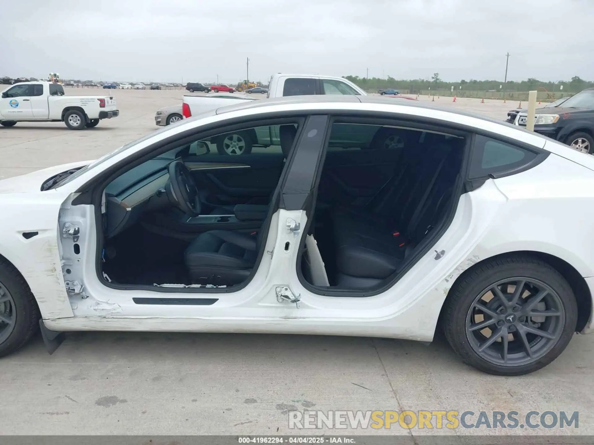6 Photograph of a damaged car 5YJ3E1EA5PF556645 TESLA MODEL 3 2023