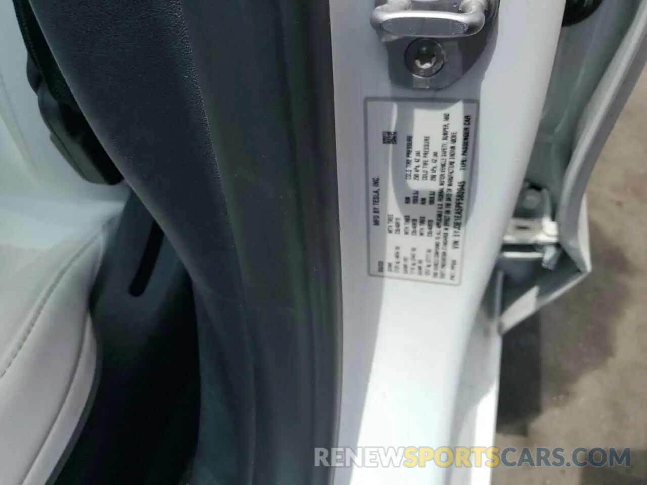 13 Фотография поврежденного автомобиля 5YJ3E1EA5PF580945 TESLA MODEL 3 2023
