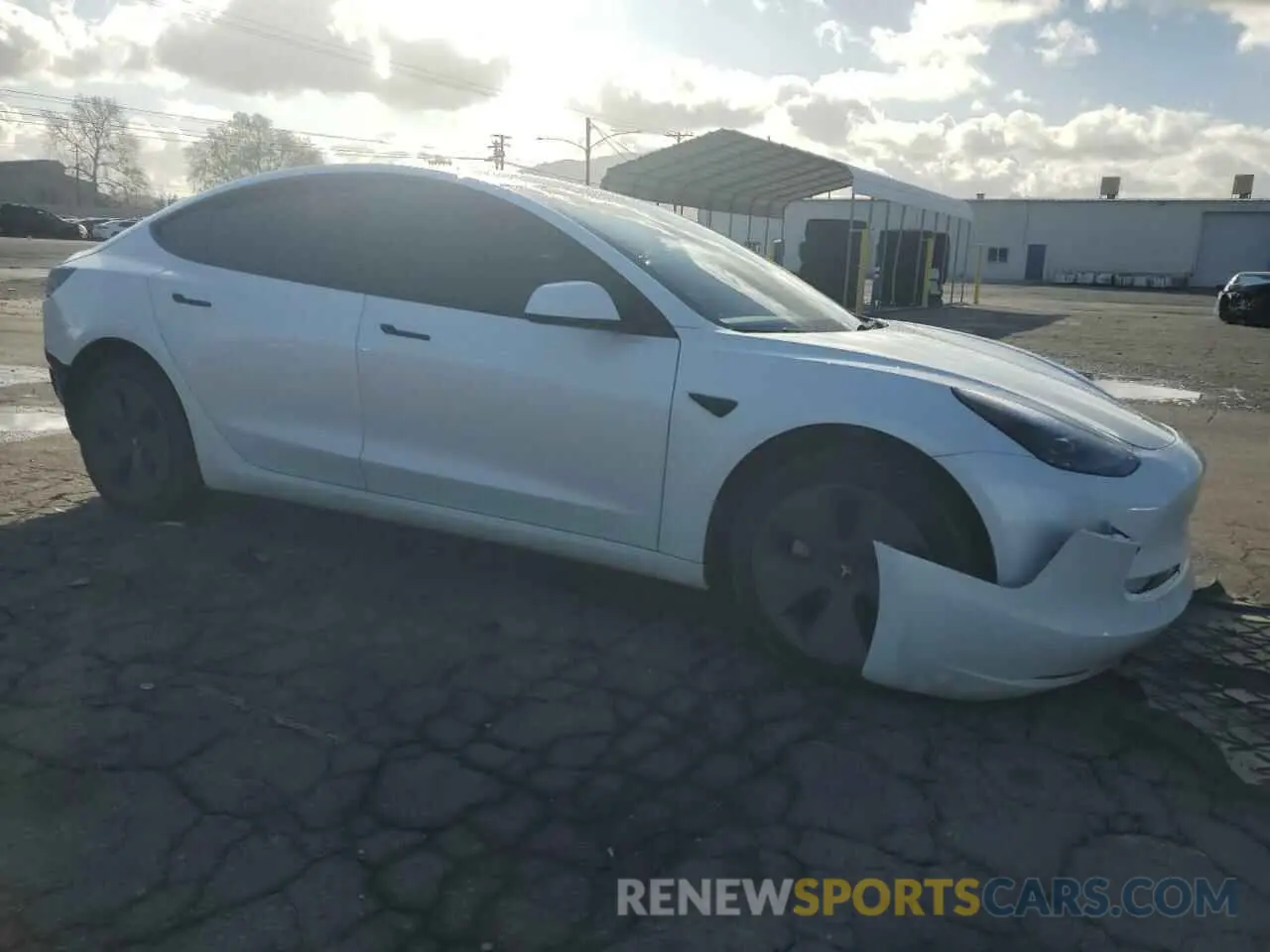 4 Photograph of a damaged car 5YJ3E1EA5PF652646 TESLA MODEL 3 2023