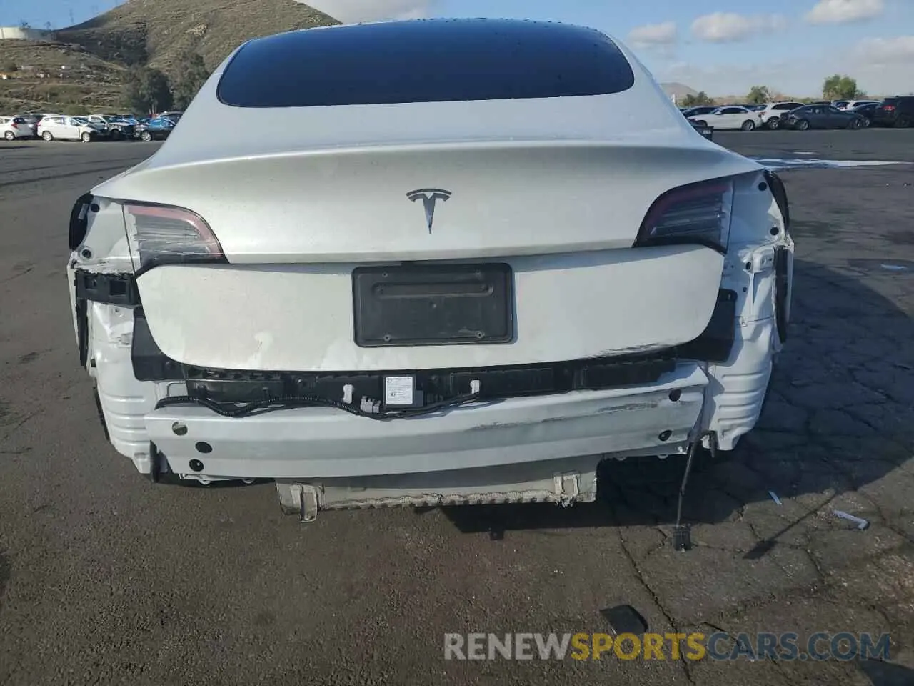 6 Photograph of a damaged car 5YJ3E1EA5PF652646 TESLA MODEL 3 2023