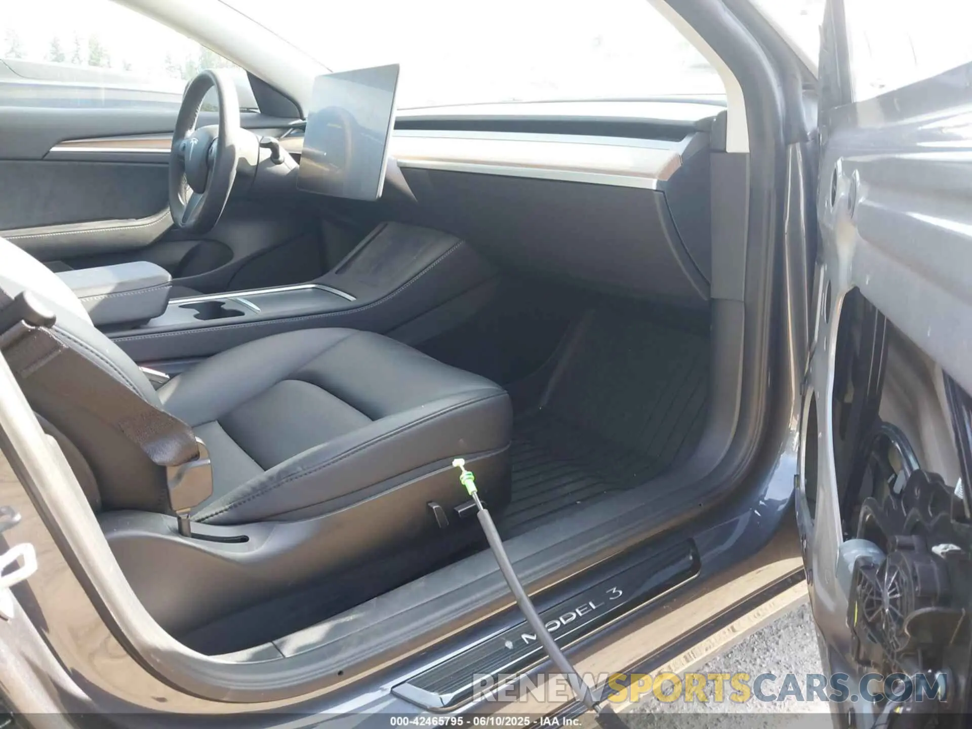 5 Photograph of a damaged car 5YJ3E1EA5PF656325 TESLA MODEL 3 2023