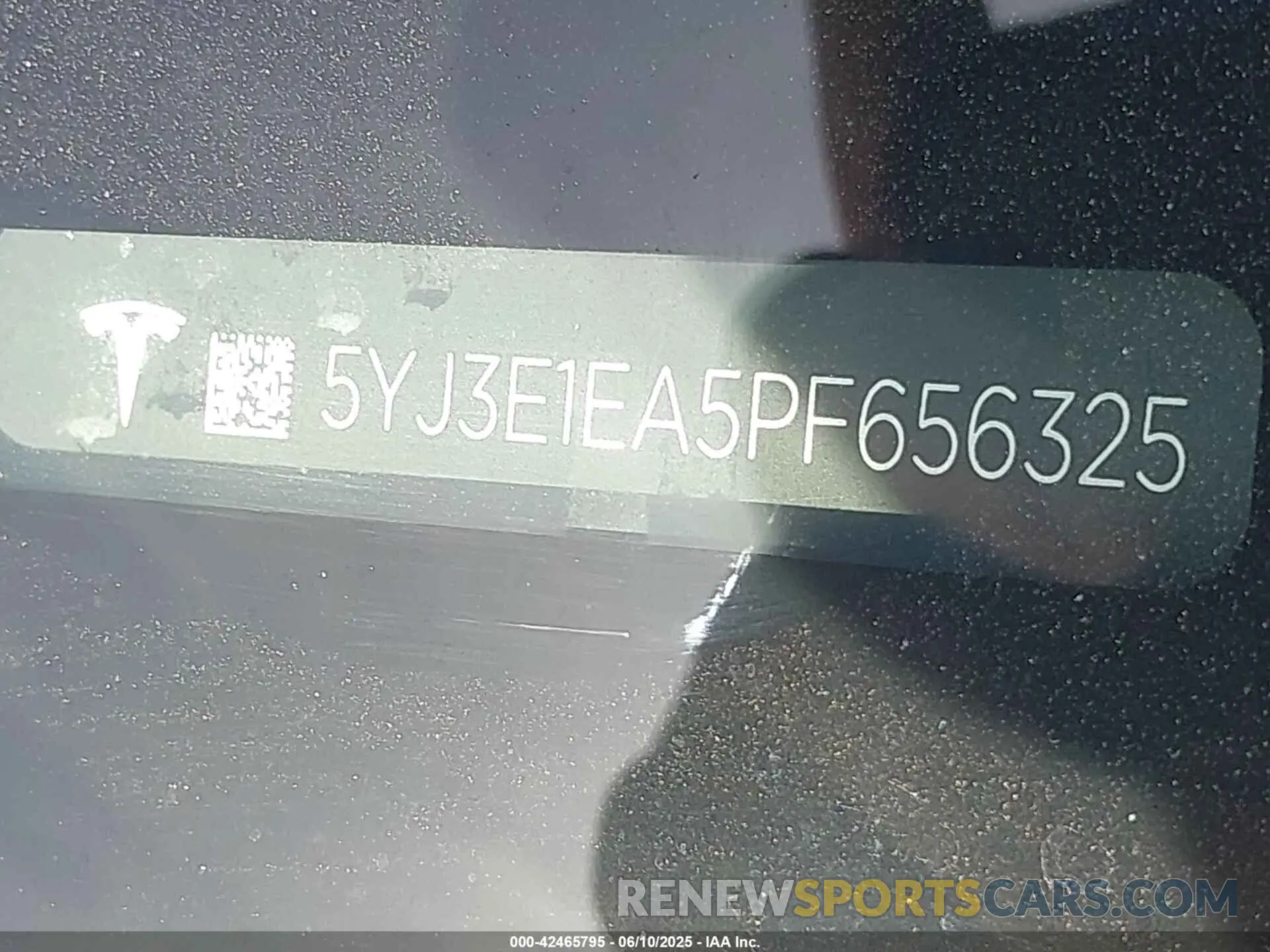 9 Photograph of a damaged car 5YJ3E1EA5PF656325 TESLA MODEL 3 2023