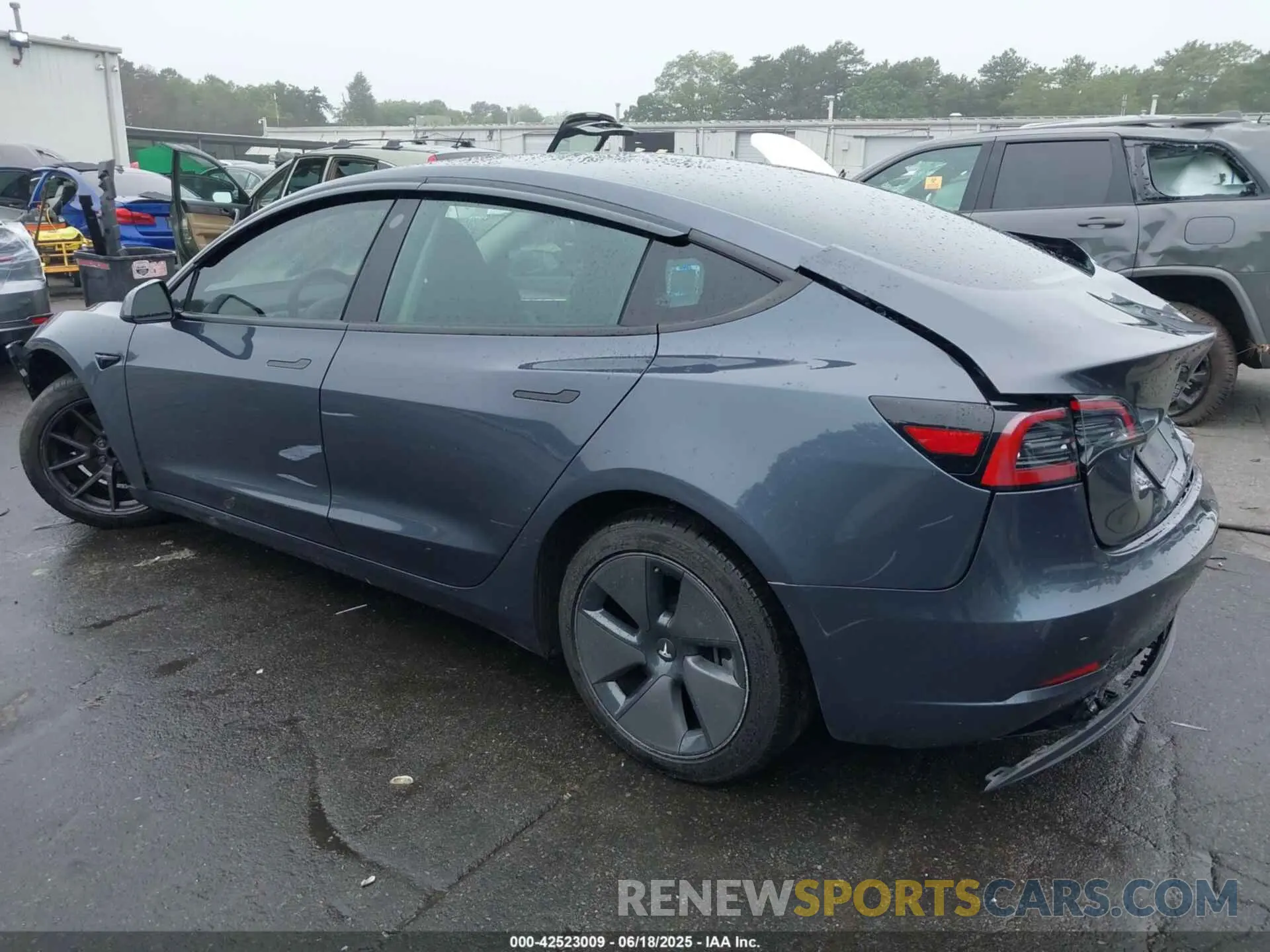 3 Фотография поврежденного автомобиля 5YJ3E1EA5PF675666 TESLA MODEL 3 2023