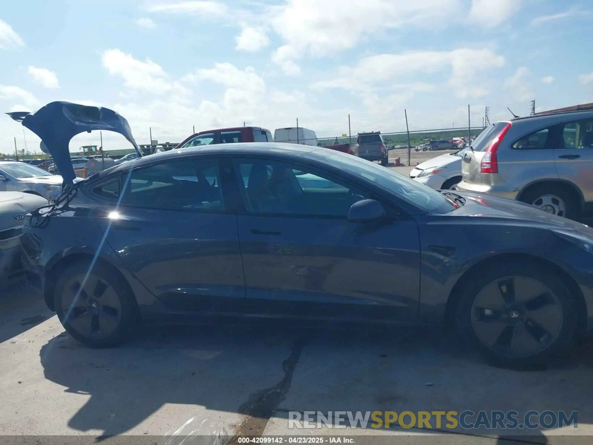 13 Фотография поврежденного автомобиля 5YJ3E1EA5PF696436 TESLA MODEL 3 2023