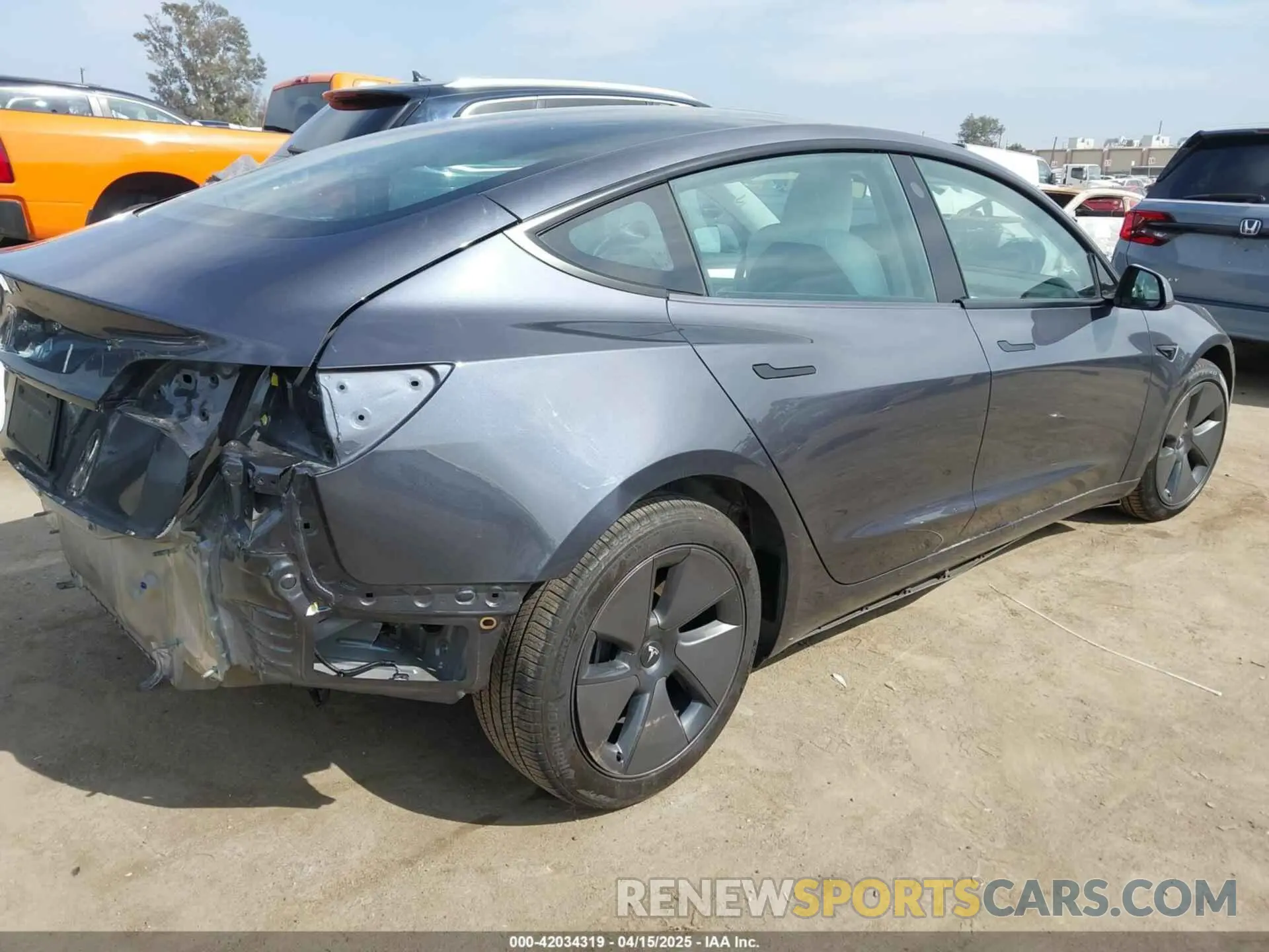 4 Фотография поврежденного автомобиля 5YJ3E1EA5PF700307 TESLA MODEL 3 2023