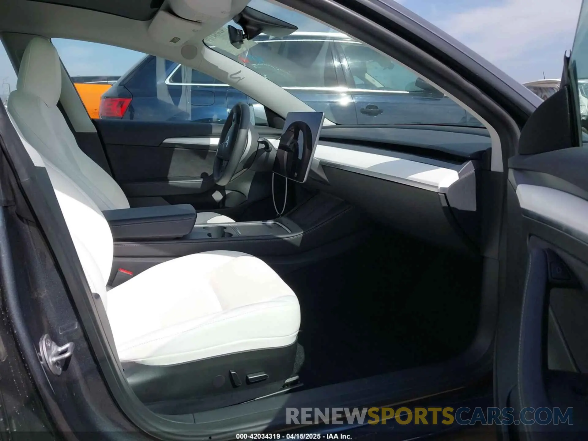 5 Фотография поврежденного автомобиля 5YJ3E1EA5PF700307 TESLA MODEL 3 2023