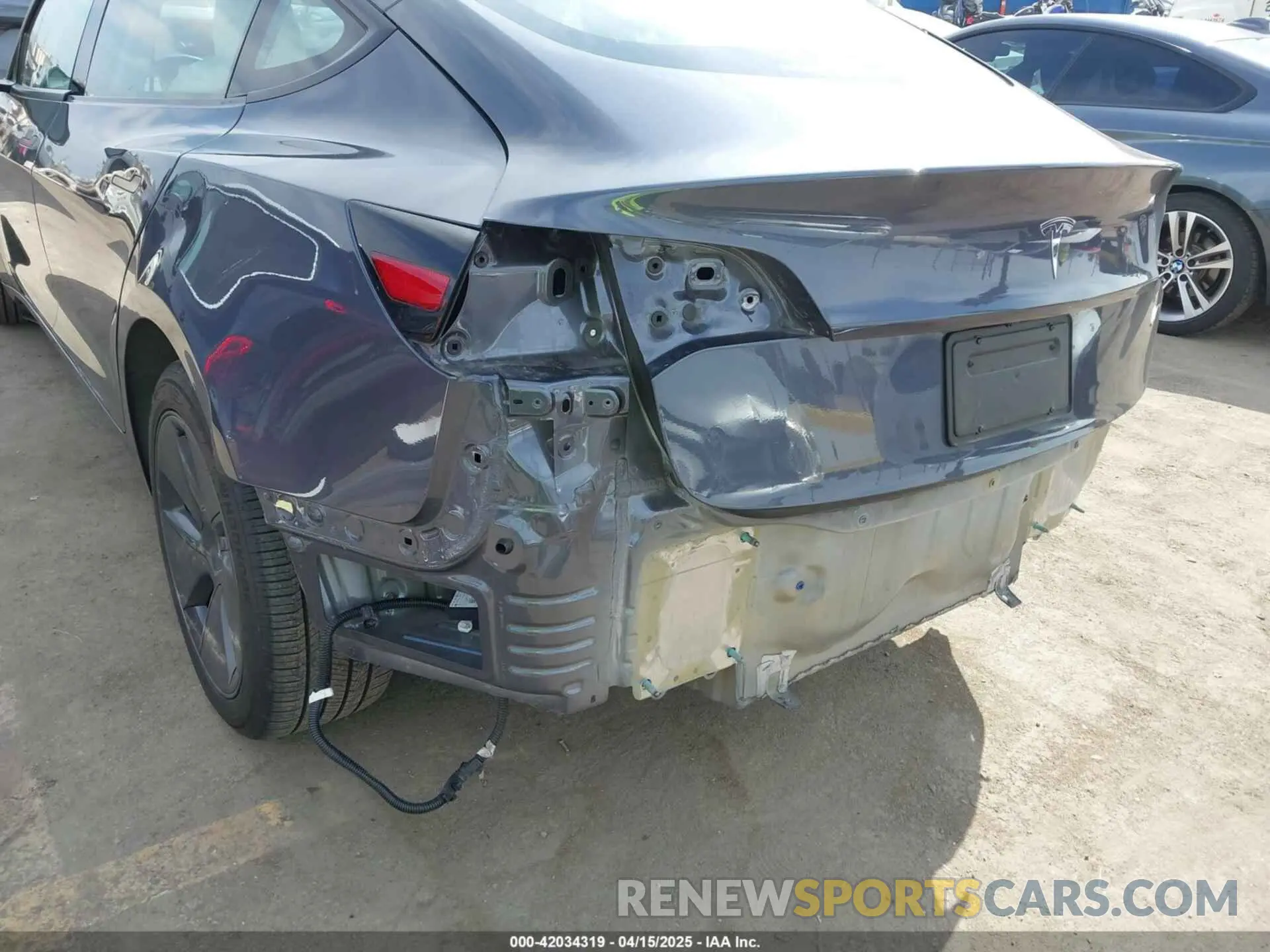 6 Фотография поврежденного автомобиля 5YJ3E1EA5PF700307 TESLA MODEL 3 2023