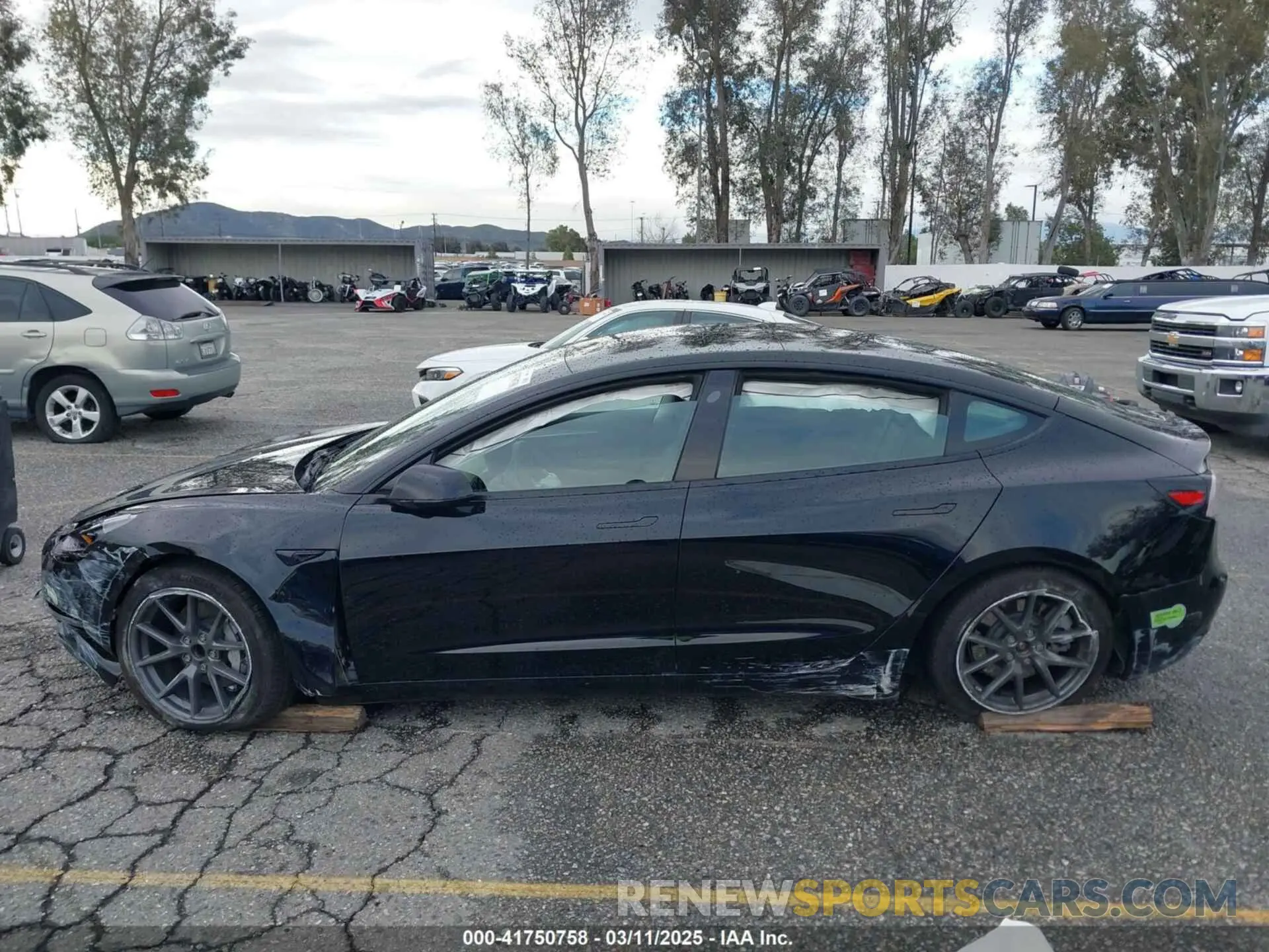 14 Photograph of a damaged car 5YJ3E1EA6PF421626 TESLA MODEL 3 2023