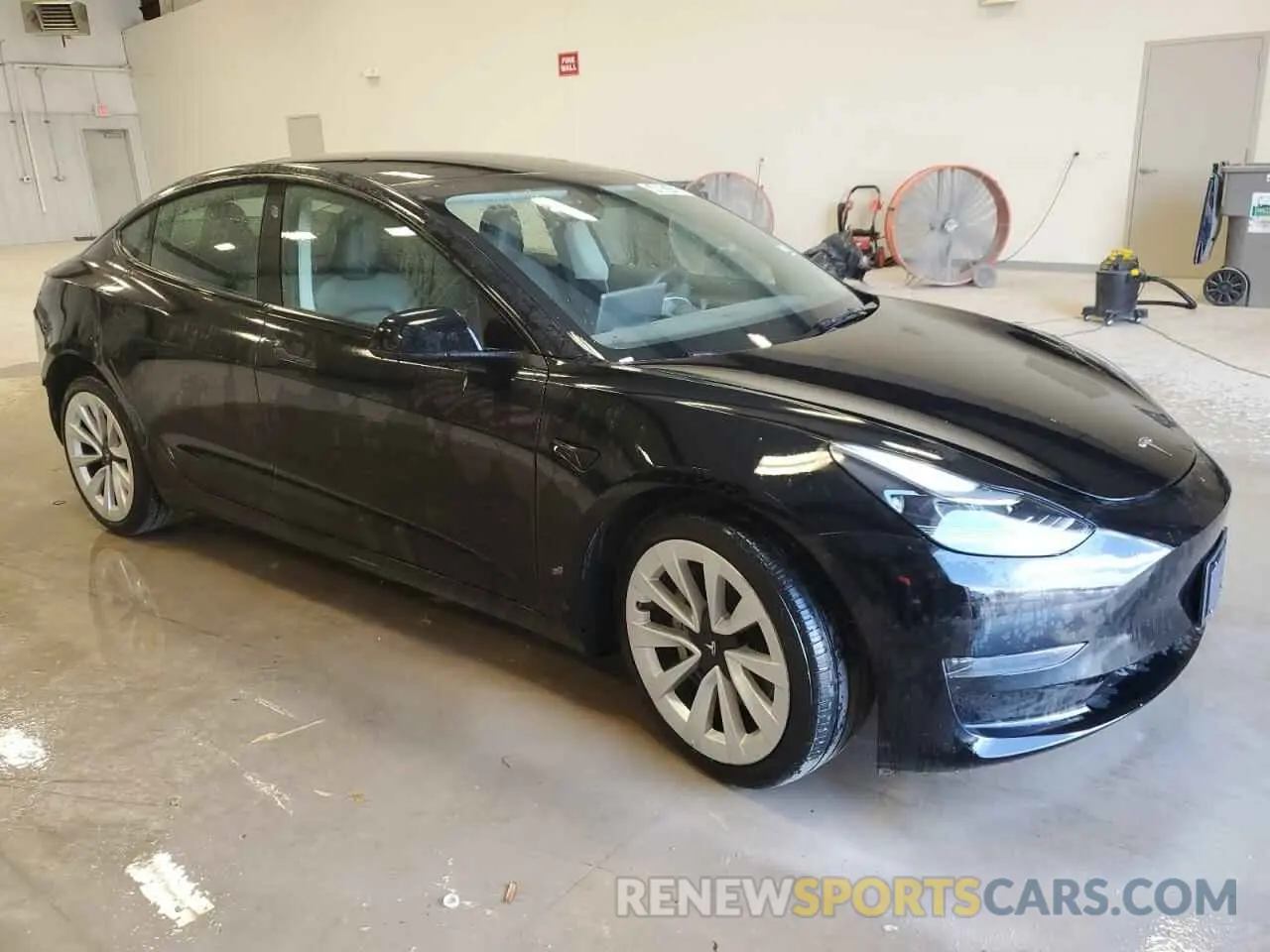 4 Фотография поврежденного автомобиля 5YJ3E1EA6PF439351 TESLA MODEL 3 2023