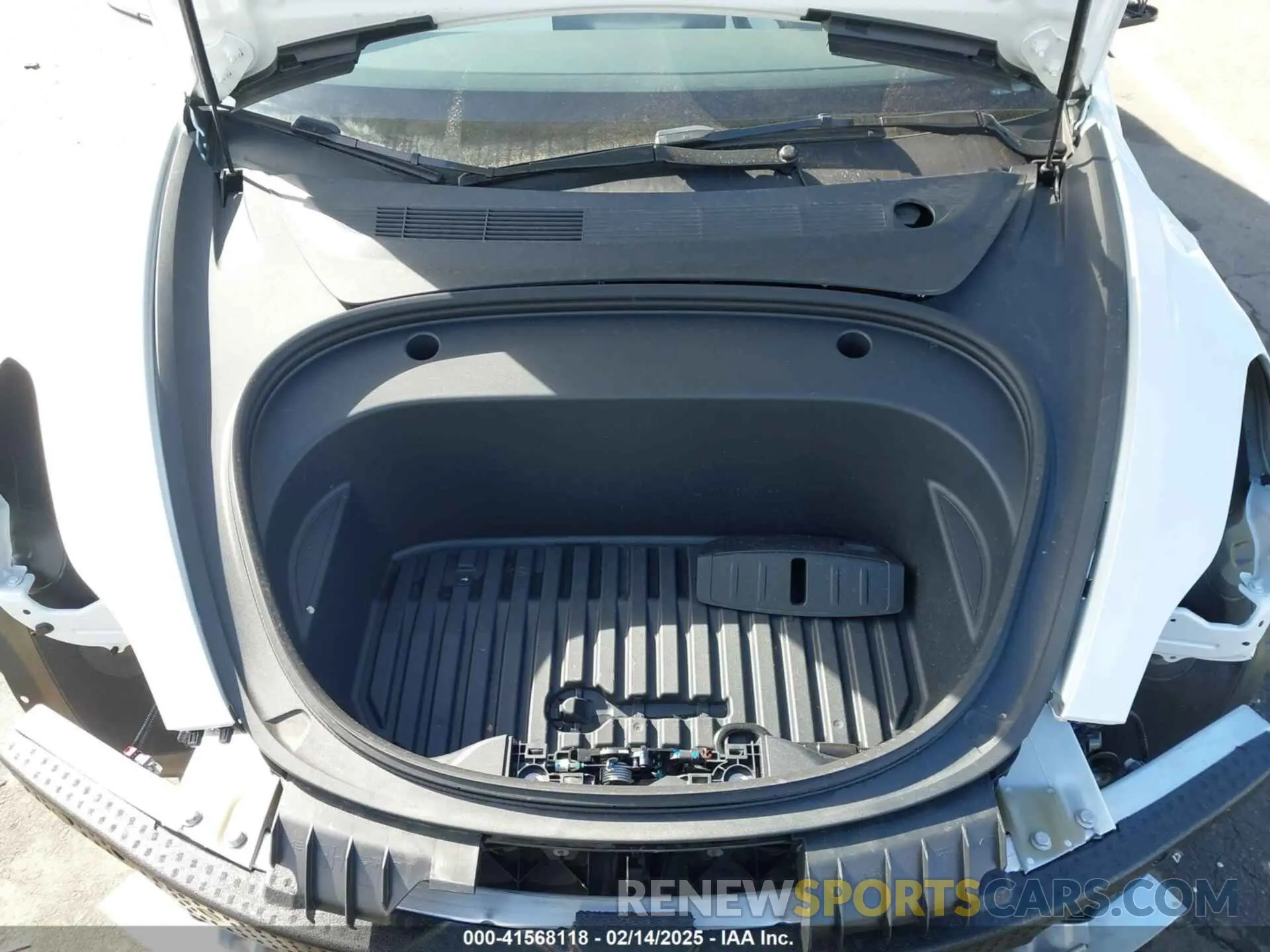 10 Photograph of a damaged car 5YJ3E1EA6PF495631 TESLA MODEL 3 2023