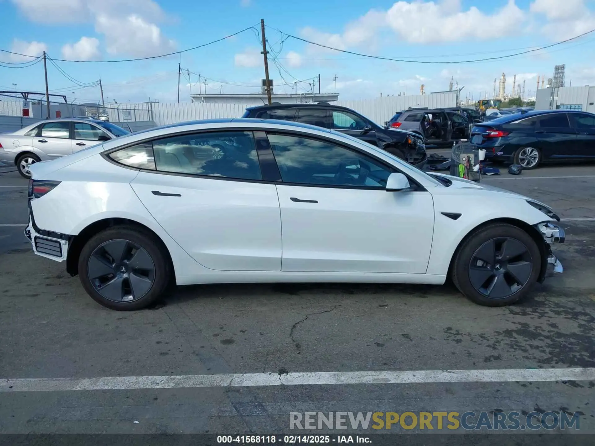 14 Photograph of a damaged car 5YJ3E1EA6PF495631 TESLA MODEL 3 2023