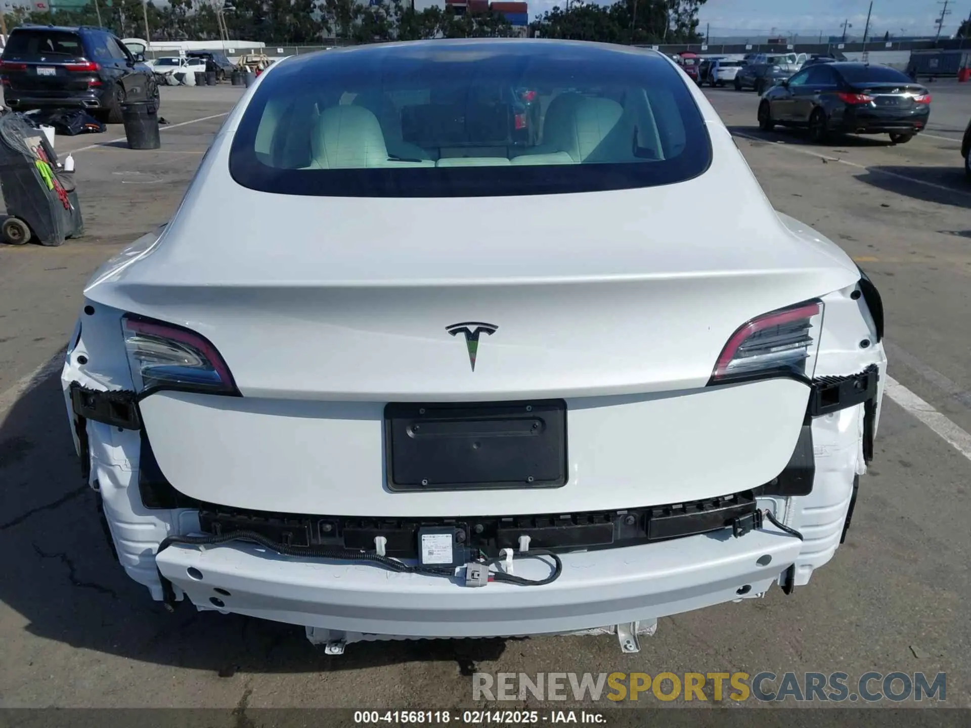17 Photograph of a damaged car 5YJ3E1EA6PF495631 TESLA MODEL 3 2023