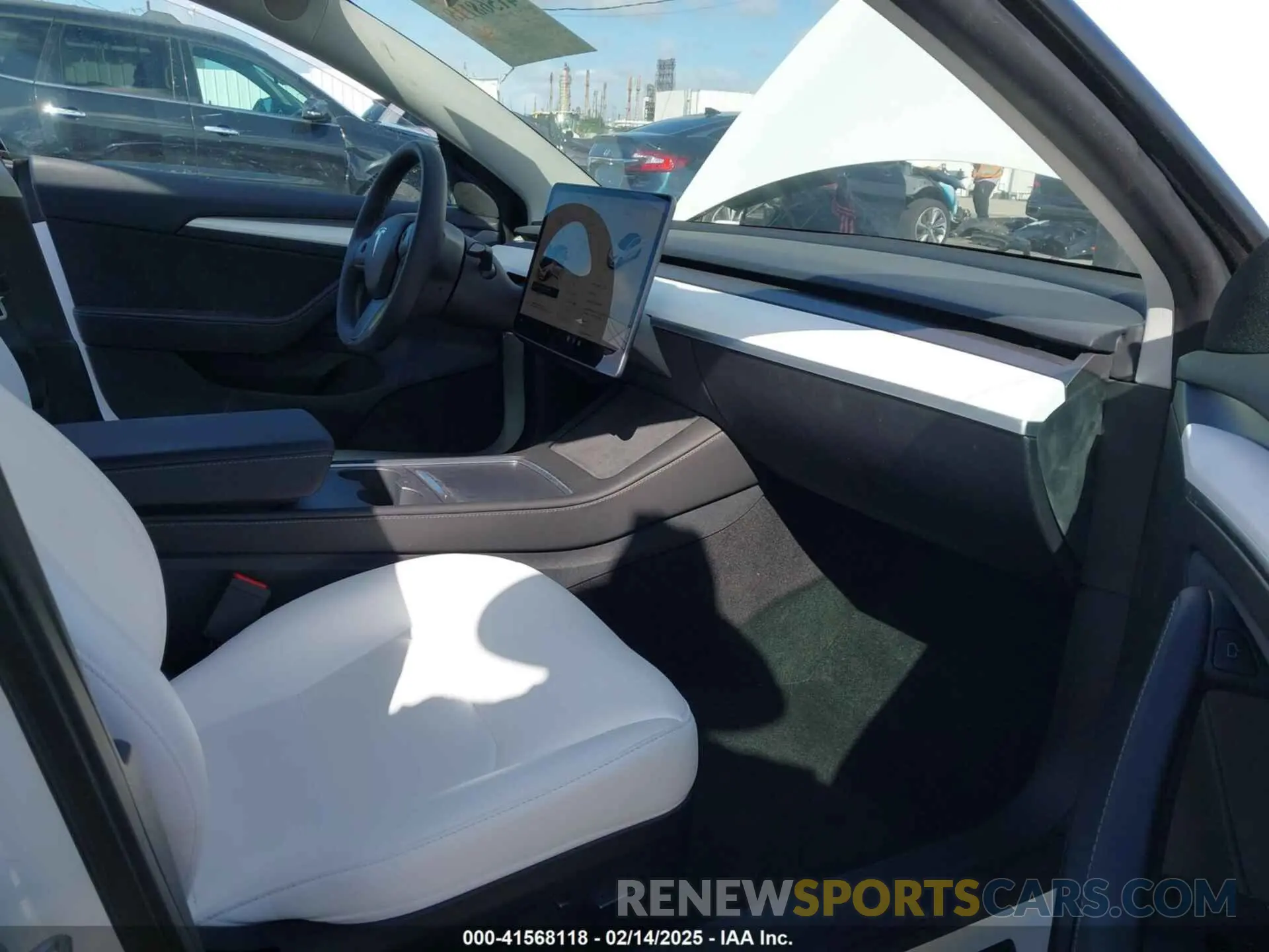 5 Photograph of a damaged car 5YJ3E1EA6PF495631 TESLA MODEL 3 2023