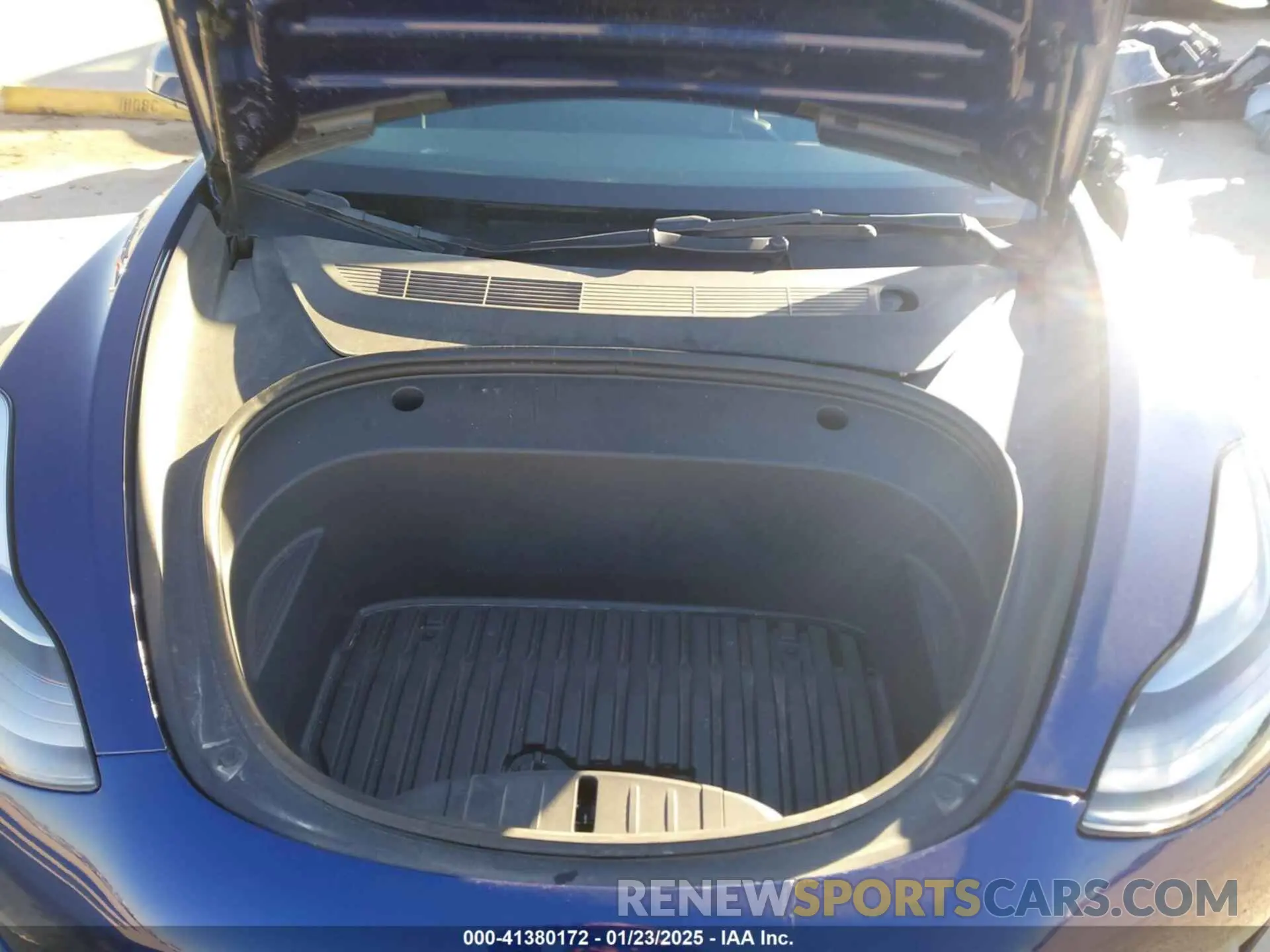 10 Photograph of a damaged car 5YJ3E1EA6PF505252 TESLA MODEL 3 2023