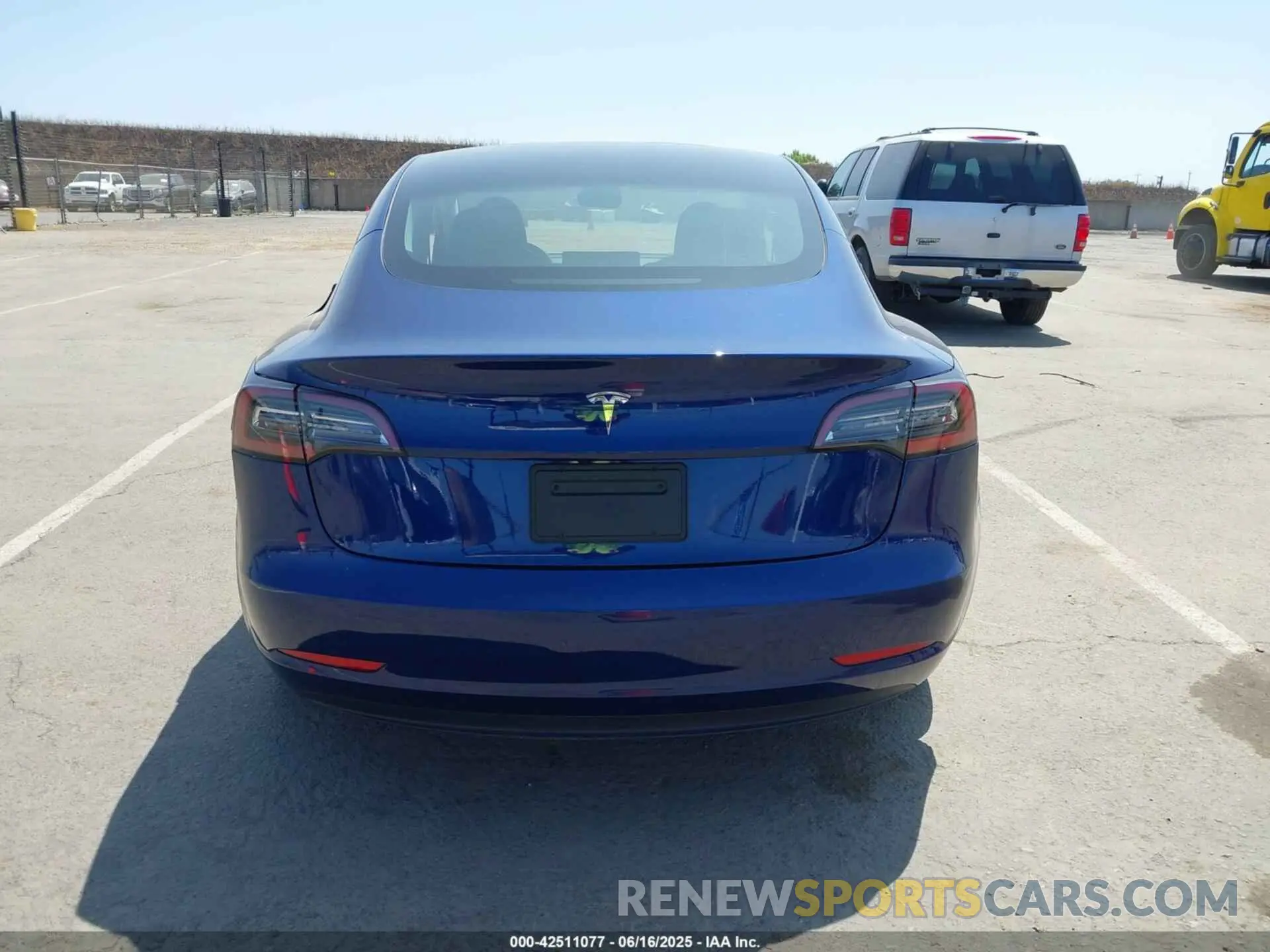 16 Фотография поврежденного автомобиля 5YJ3E1EA6PF547209 TESLA MODEL 3 2023