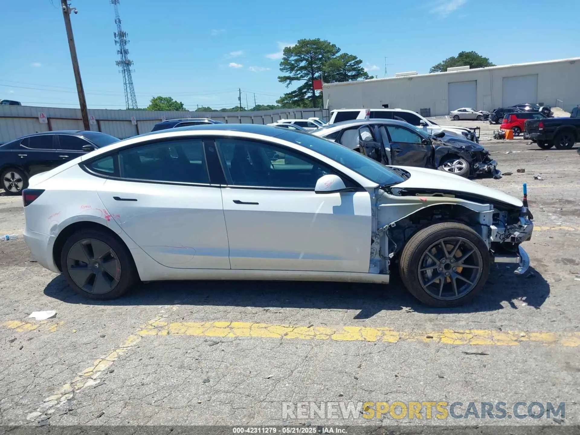 13 Фотография поврежденного автомобиля 5YJ3E1EA6PF550594 TESLA MODEL 3 2023