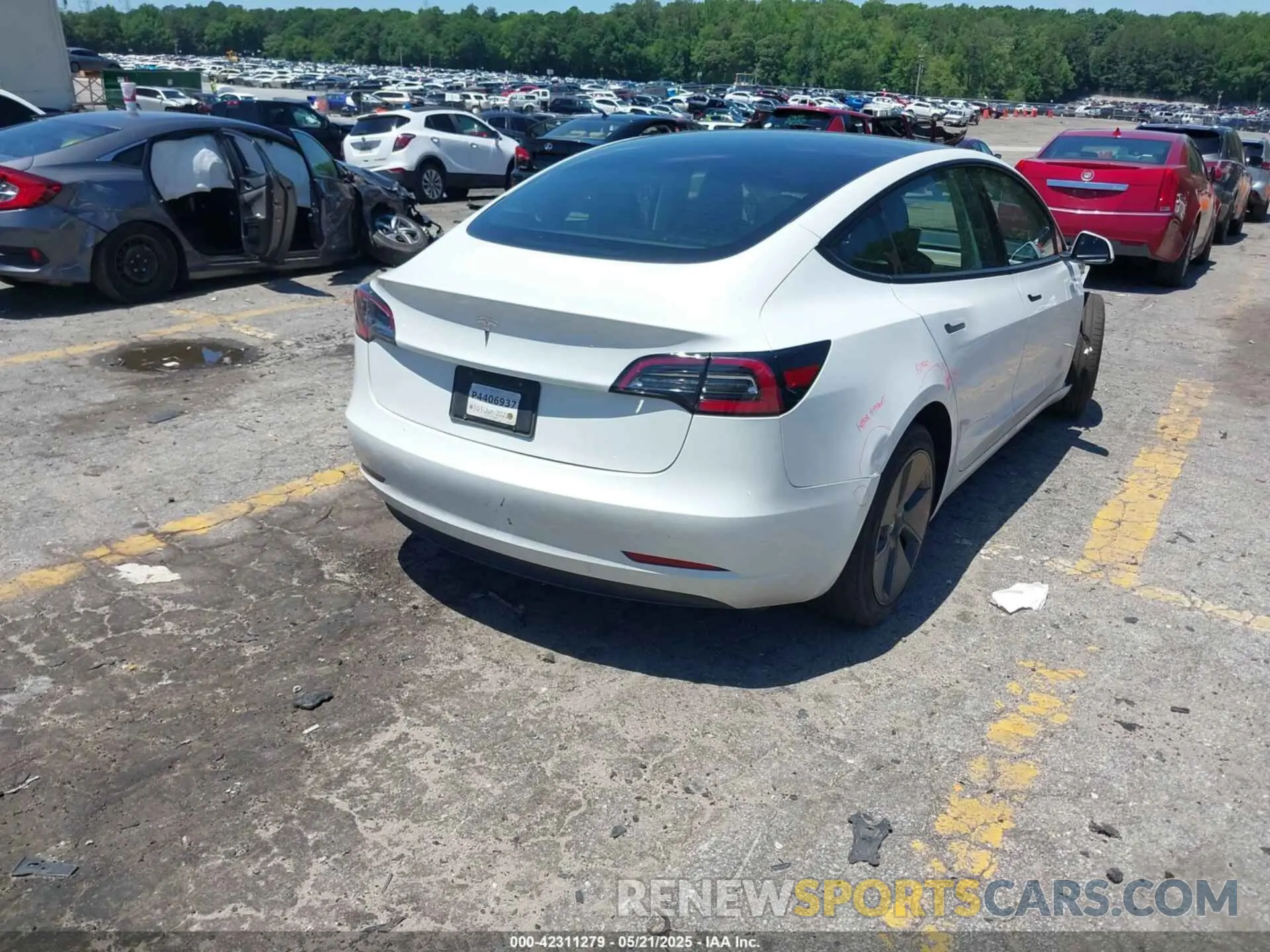 4 Фотография поврежденного автомобиля 5YJ3E1EA6PF550594 TESLA MODEL 3 2023