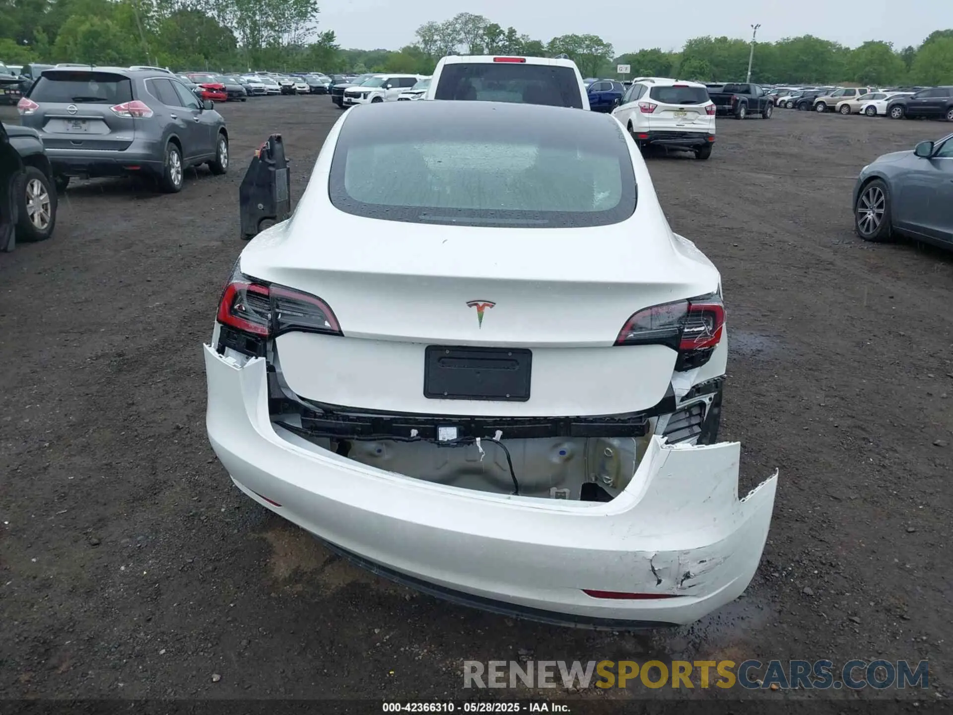 16 Photograph of a damaged car 5YJ3E1EA6PF570876 TESLA MODEL 3 2023