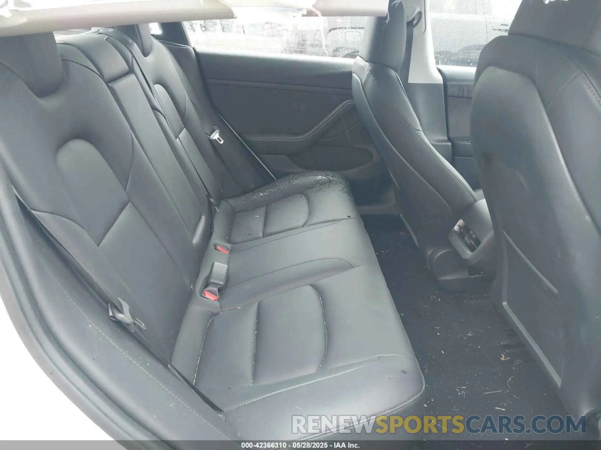 8 Photograph of a damaged car 5YJ3E1EA6PF570876 TESLA MODEL 3 2023