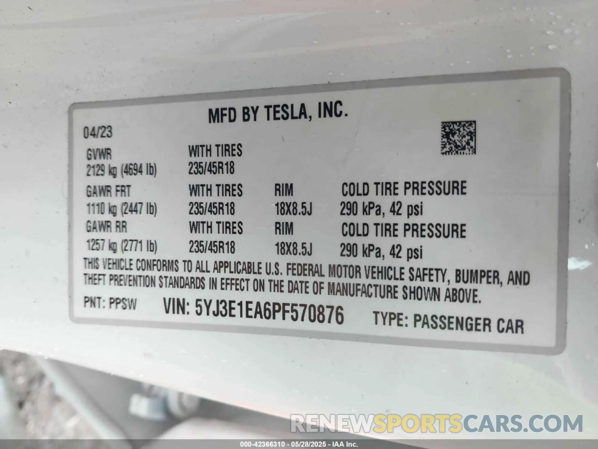 9 Photograph of a damaged car 5YJ3E1EA6PF570876 TESLA MODEL 3 2023