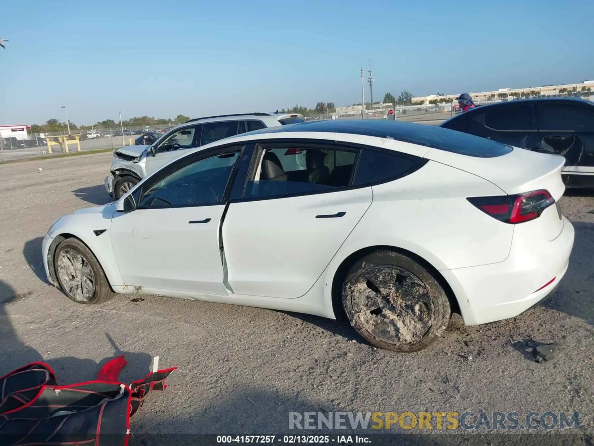 13 Фотография поврежденного автомобиля 5YJ3E1EA6PF595051 TESLA MODEL 3 2023