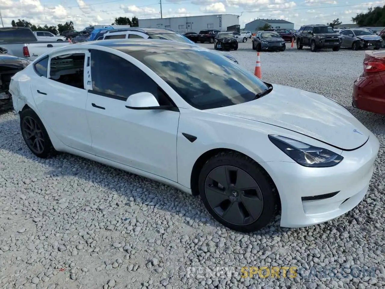 4 Фотография поврежденного автомобиля 5YJ3E1EA6PF601947 TESLA MODEL 3 2023