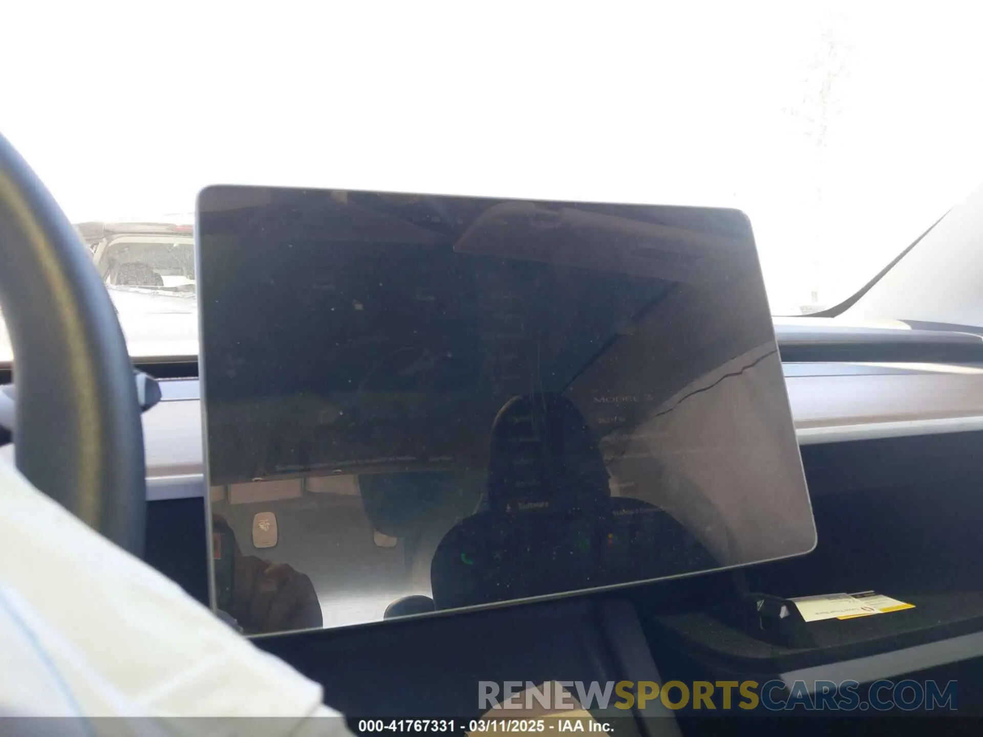 17 Photograph of a damaged car 5YJ3E1EA6PF602872 TESLA MODEL 3 2023