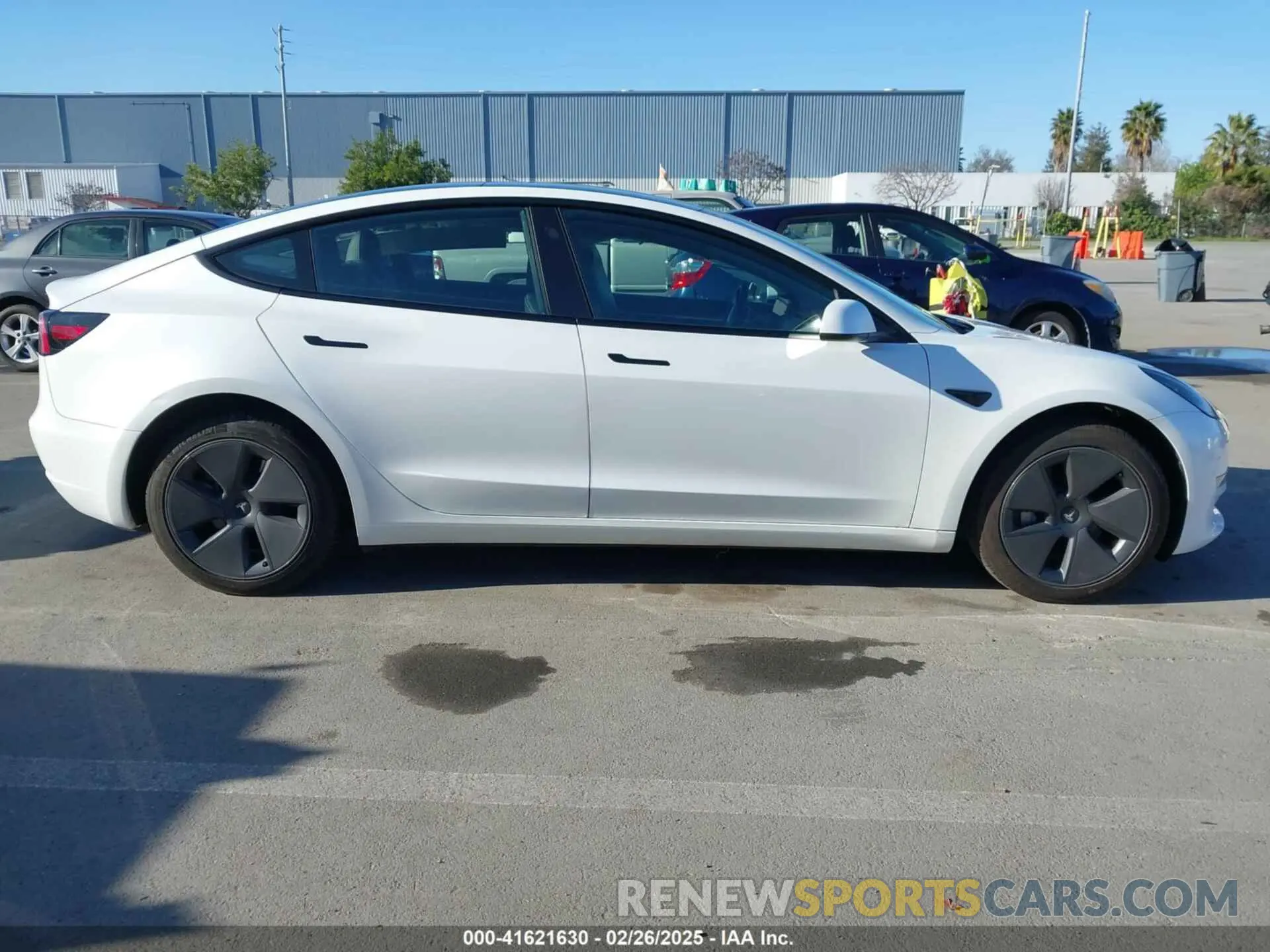 13 Фотография поврежденного автомобиля 5YJ3E1EA6PF606131 TESLA MODEL 3 2023