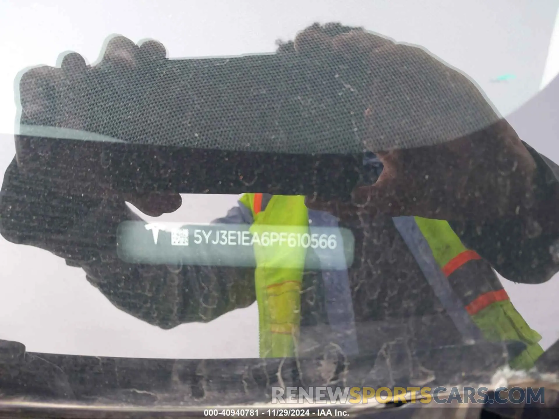 9 Photograph of a damaged car 5YJ3E1EA6PF610566 TESLA MODEL 3 2023