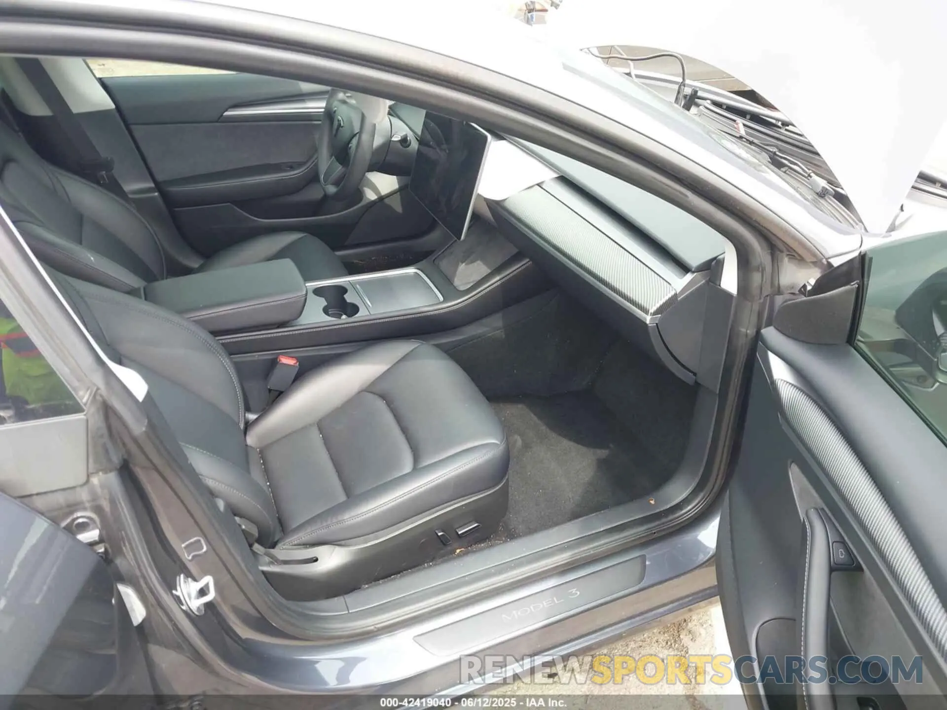 5 Photograph of a damaged car 5YJ3E1EA6PF618263 TESLA MODEL 3 2023