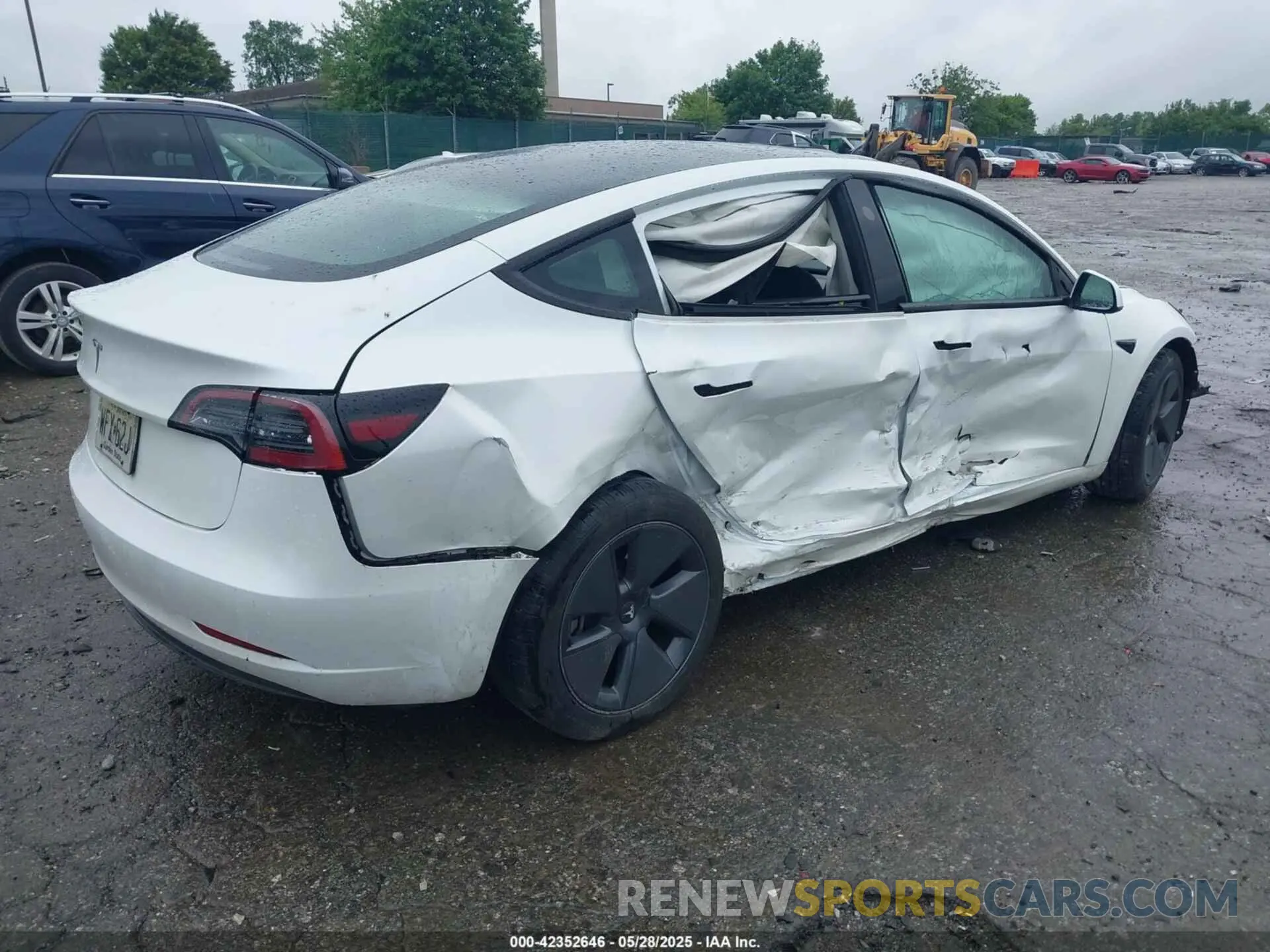 4 Фотография поврежденного автомобиля 5YJ3E1EA6PF625164 TESLA MODEL 3 2023