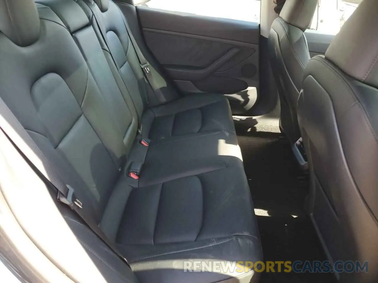 10 Photograph of a damaged car 5YJ3E1EA6PF643986 TESLA MODEL 3 2023