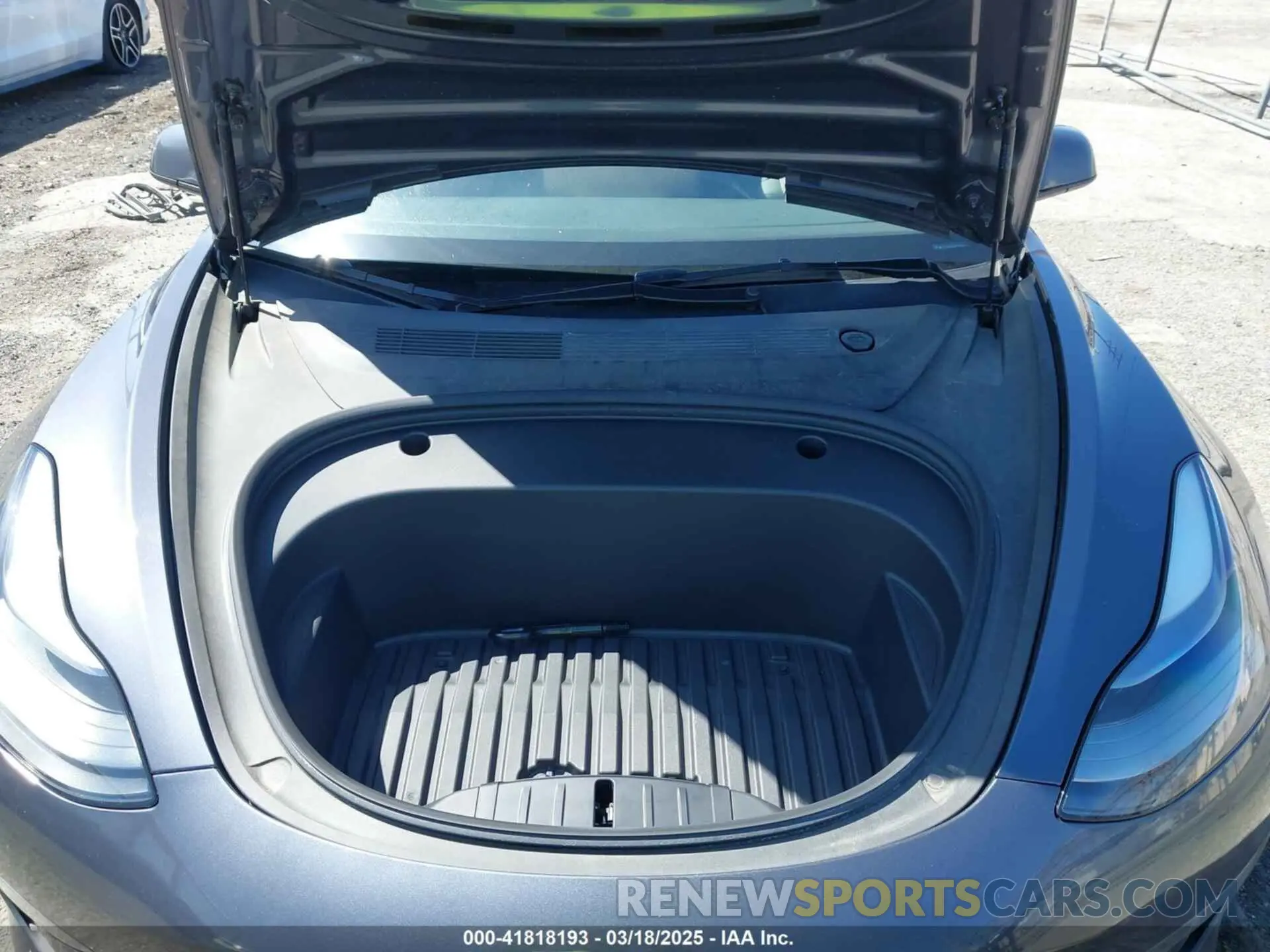 10 Photograph of a damaged car 5YJ3E1EA6PF659914 TESLA MODEL 3 2023