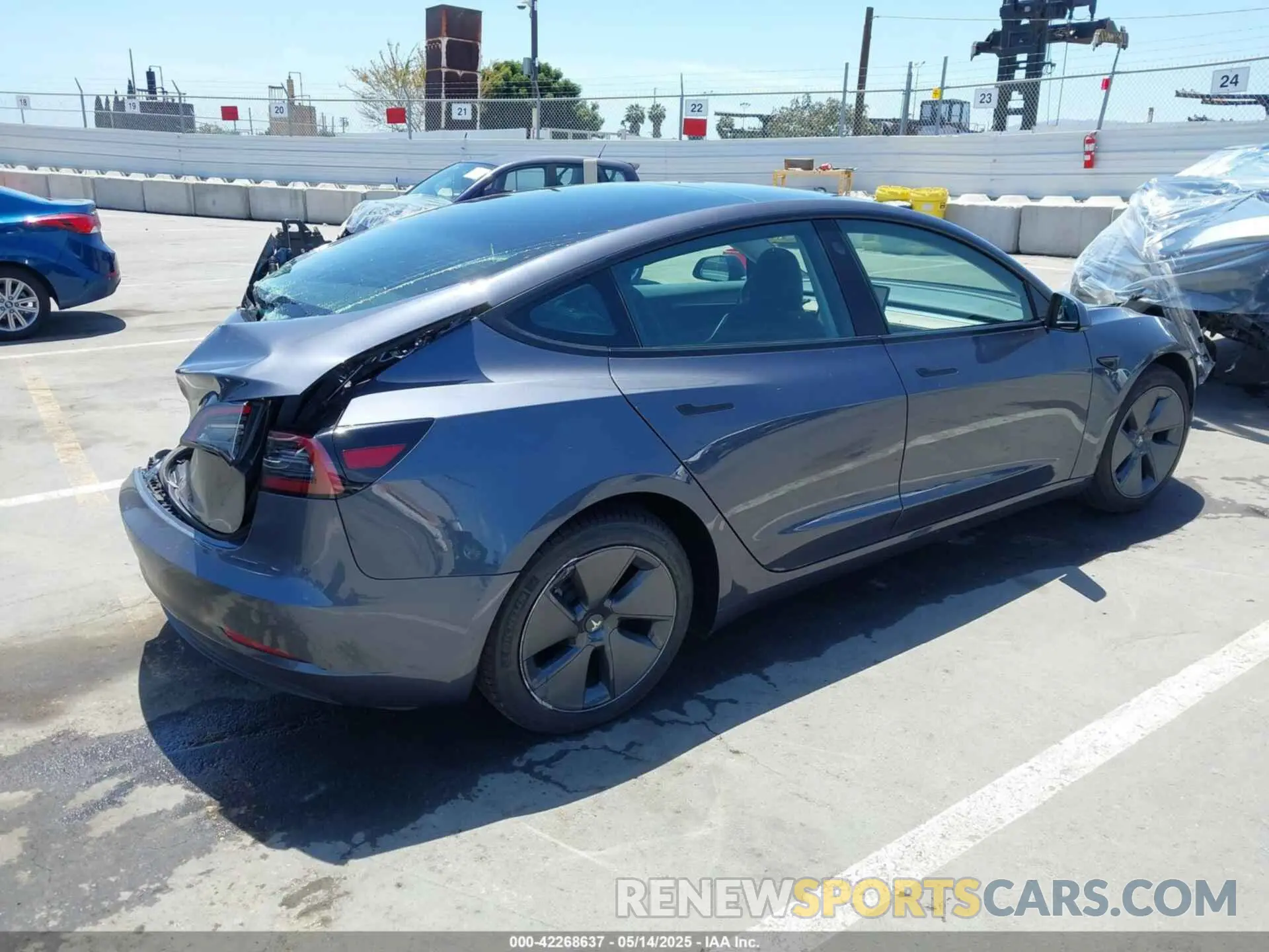 4 Photograph of a damaged car 5YJ3E1EA6PF694419 TESLA MODEL 3 2023