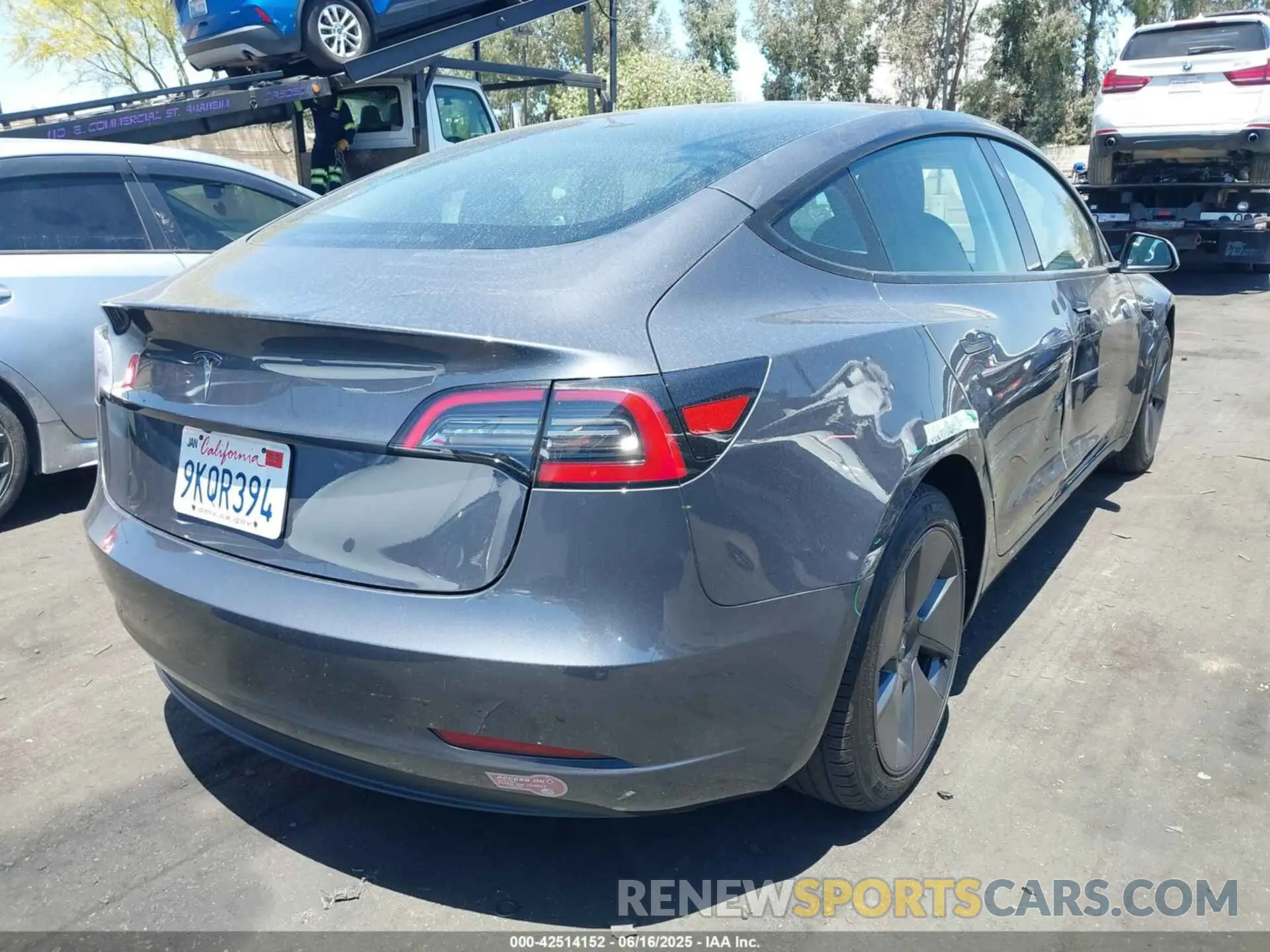 4 Photograph of a damaged car 5YJ3E1EA6PF709680 TESLA MODEL 3 2023