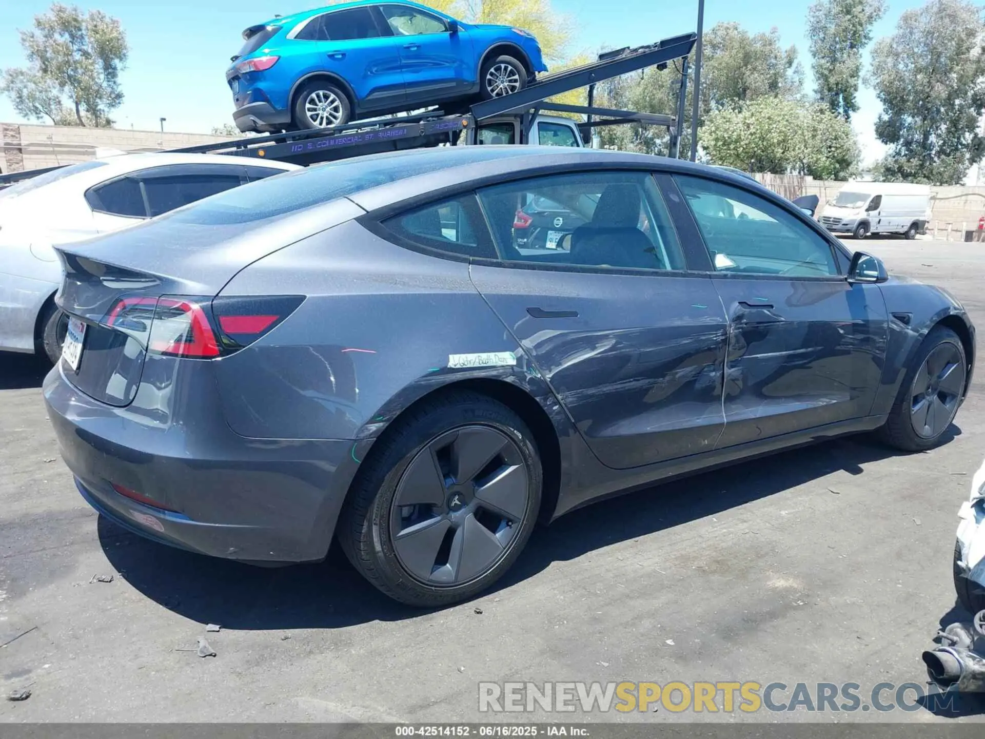 6 Photograph of a damaged car 5YJ3E1EA6PF709680 TESLA MODEL 3 2023