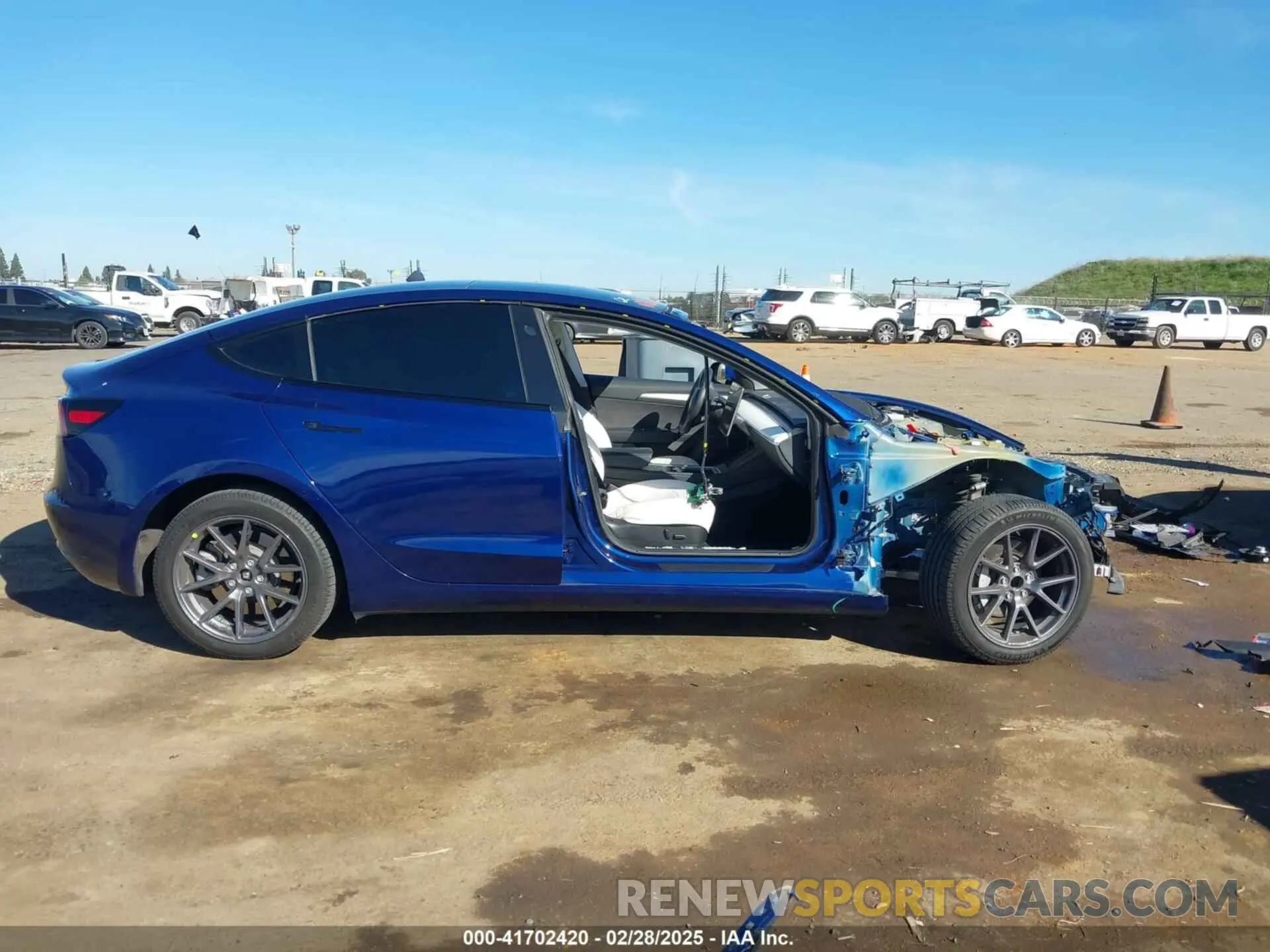 14 Photograph of a damaged car 5YJ3E1EA6PF714412 TESLA MODEL 3 2023